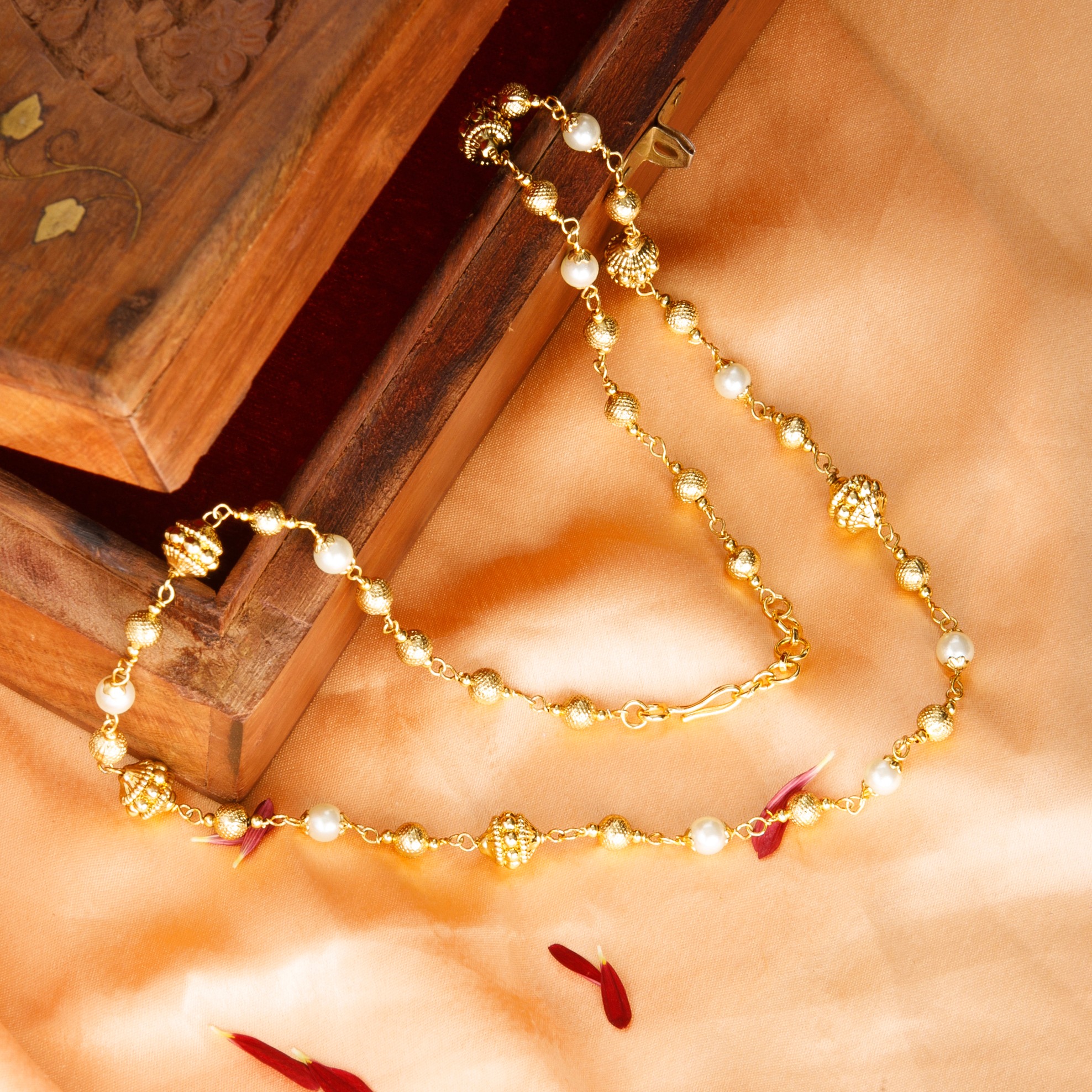 The Nila Gold and Pearl Beaded Chain