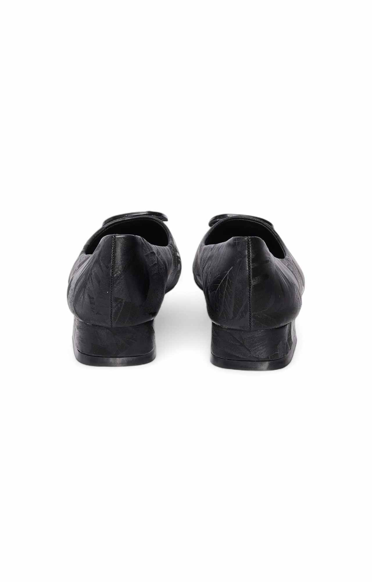 Women Black Patterned Pointed  Ballerinas
