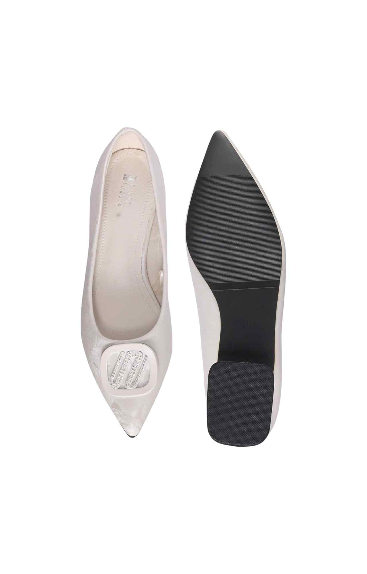 Women Pearl Shimmer Pointed Ballerinas