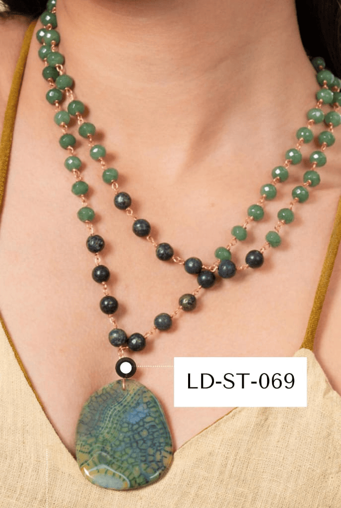 Double layered green blue beads necklace