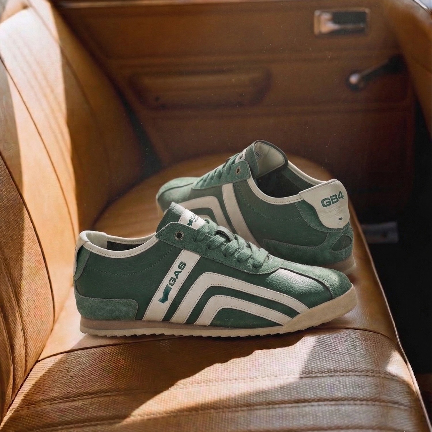 Men HoloStride Green White Sneakers