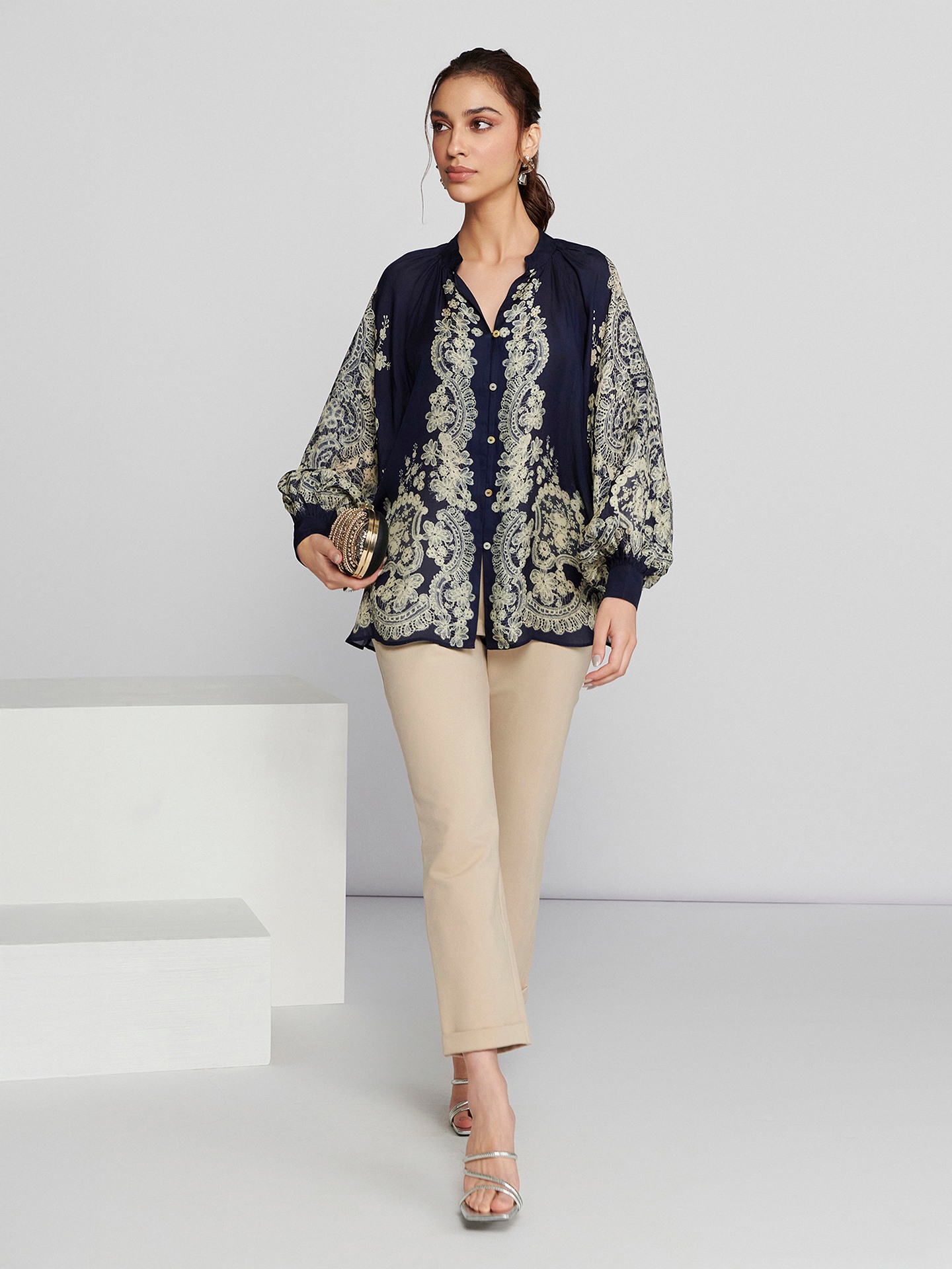 NAVY CHANTILLY TOP