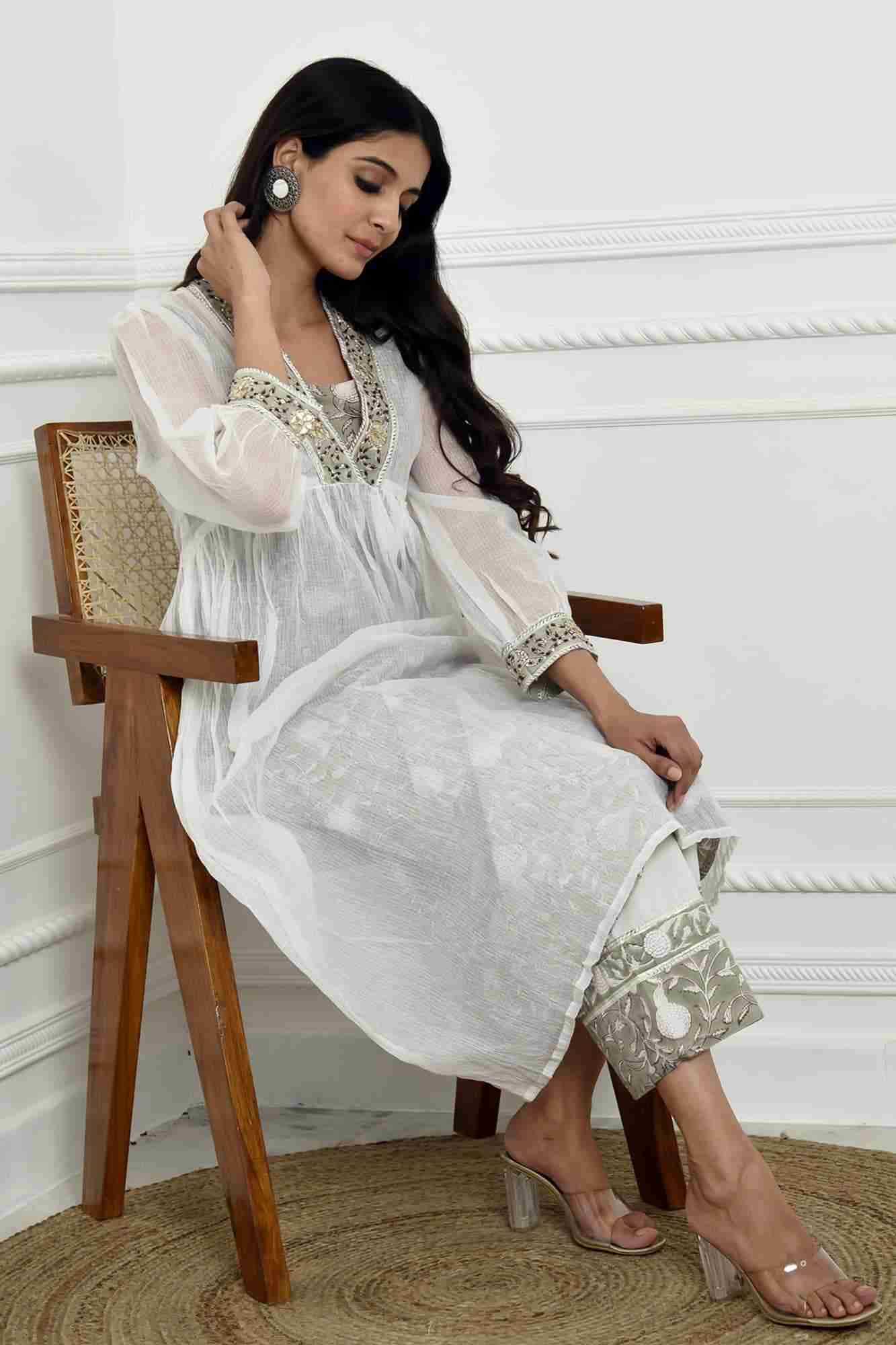 Naksh White Kota Doriya Gathered Kurta With Printed Inner And Pants (Set of 3)