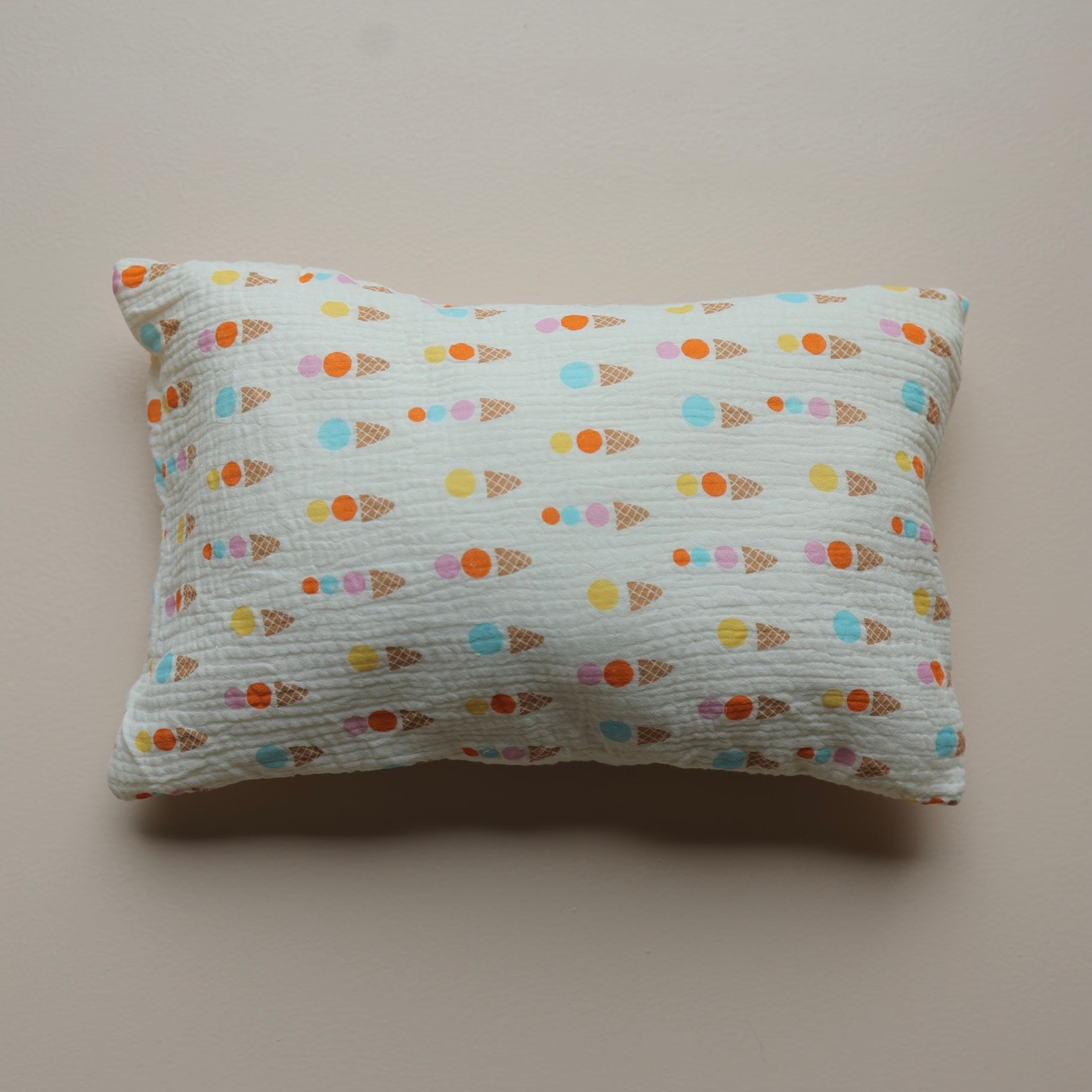 Scoop Snuggle Reversible Muslin Blanket & Pillow Set