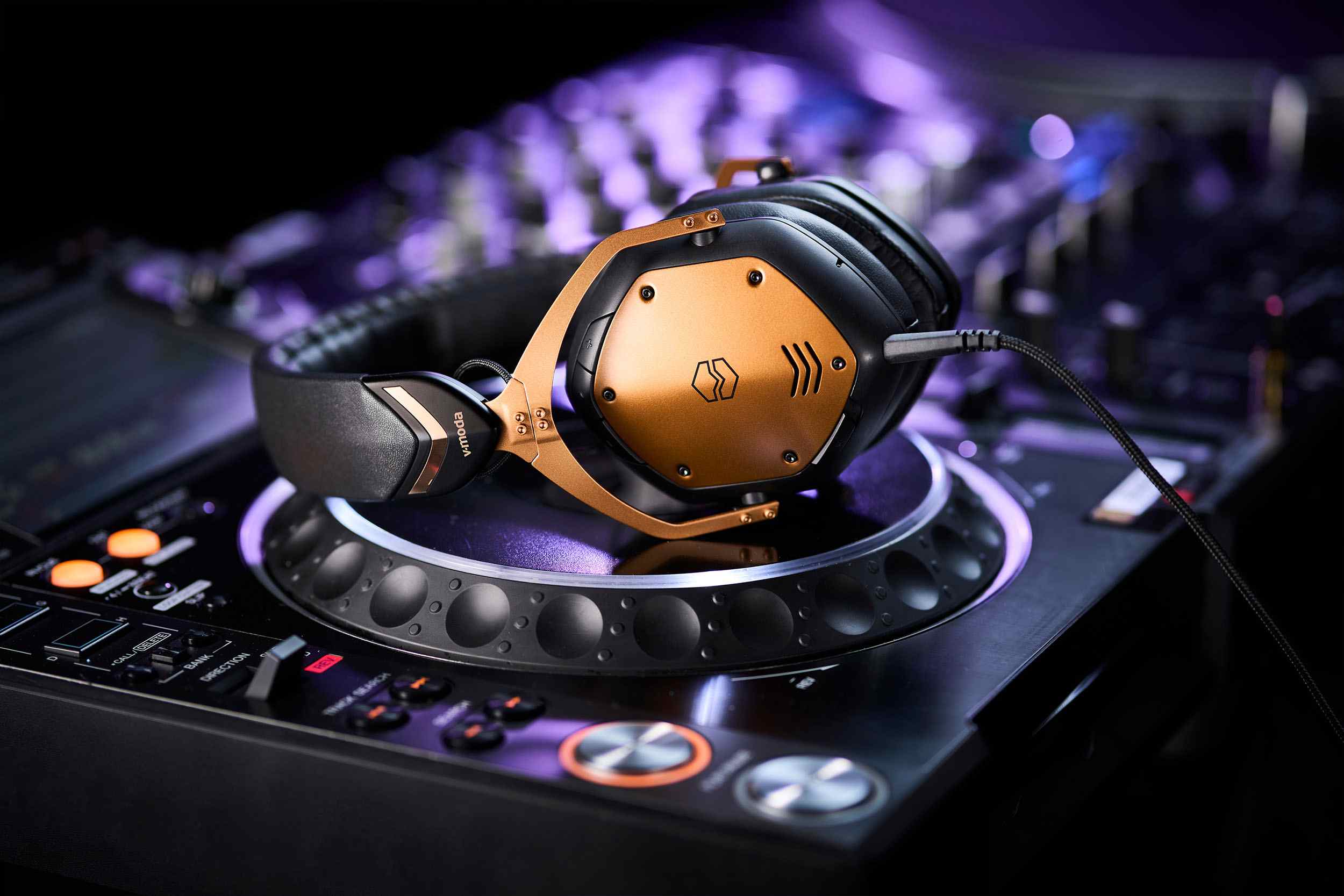 Roland V-MODA Crossfade 3 Wireless Over-Ear Headphones with Hi-Res Audio (Bronze Black) 4