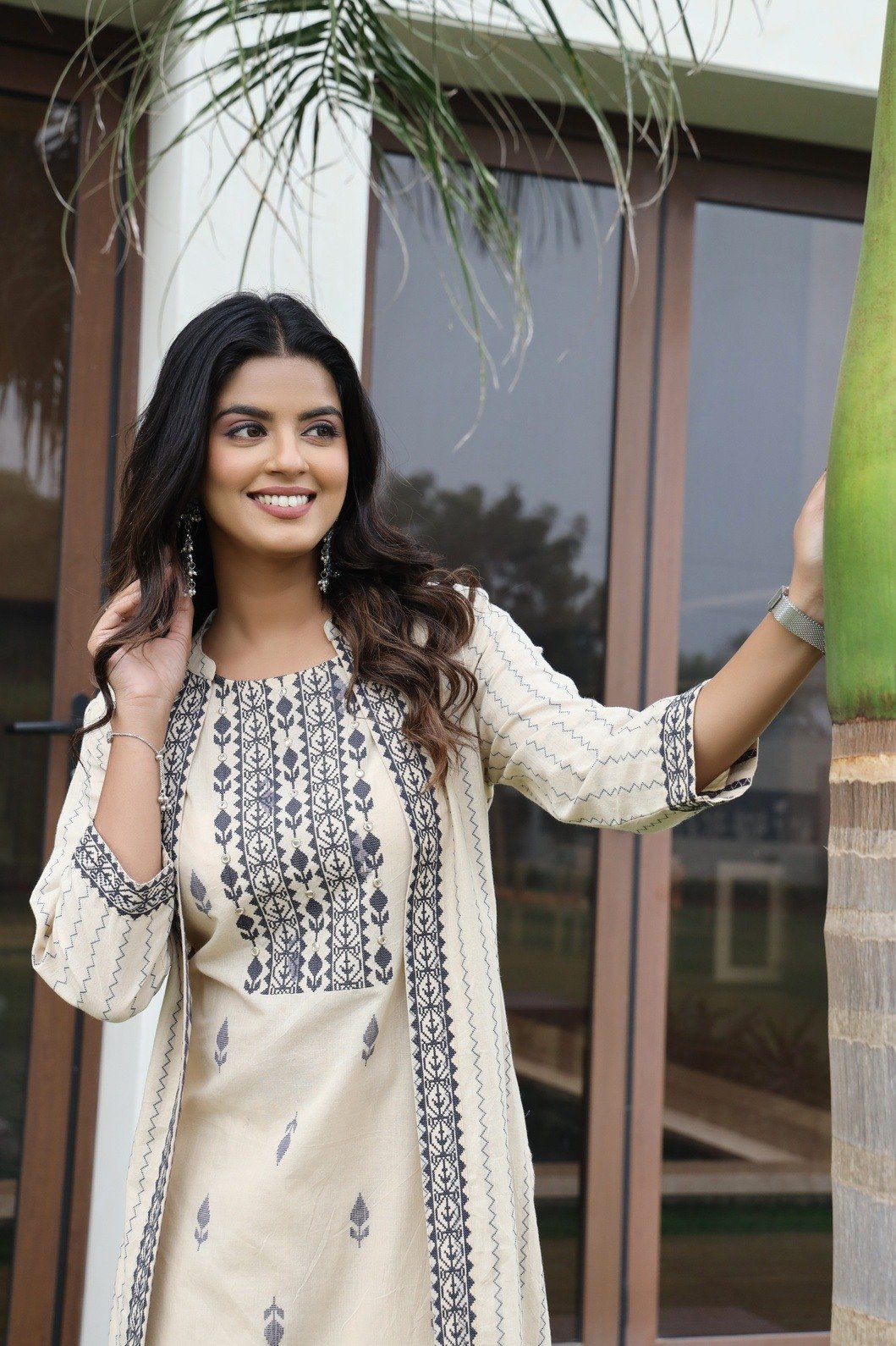 WOMEN YARN DYED KURTA SET WITH SHRUG