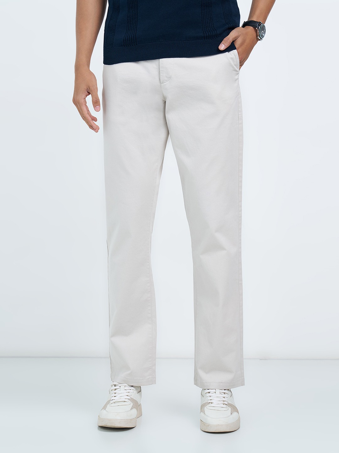 Off-White Solid Slim Fit Chino Pants