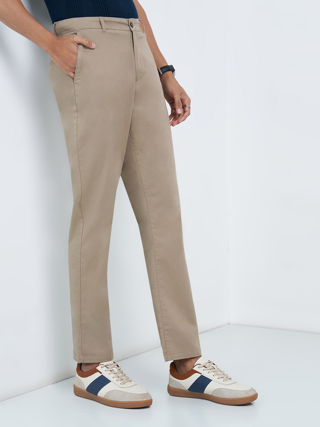 Khaki Solid Slim Fit Chino Pants