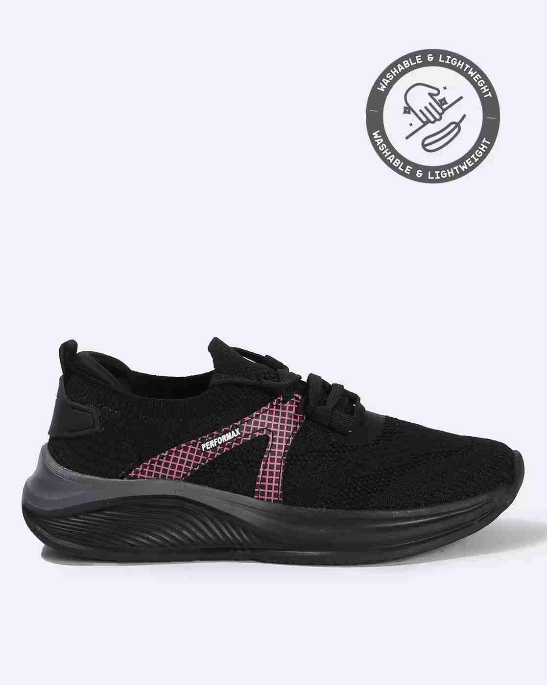 Women Low-Top Styx Walking Shoes