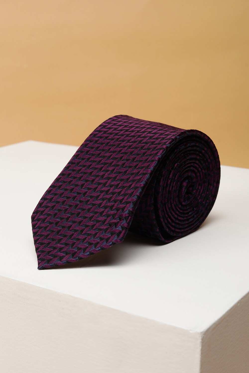 Men Purple Embroidered Tie