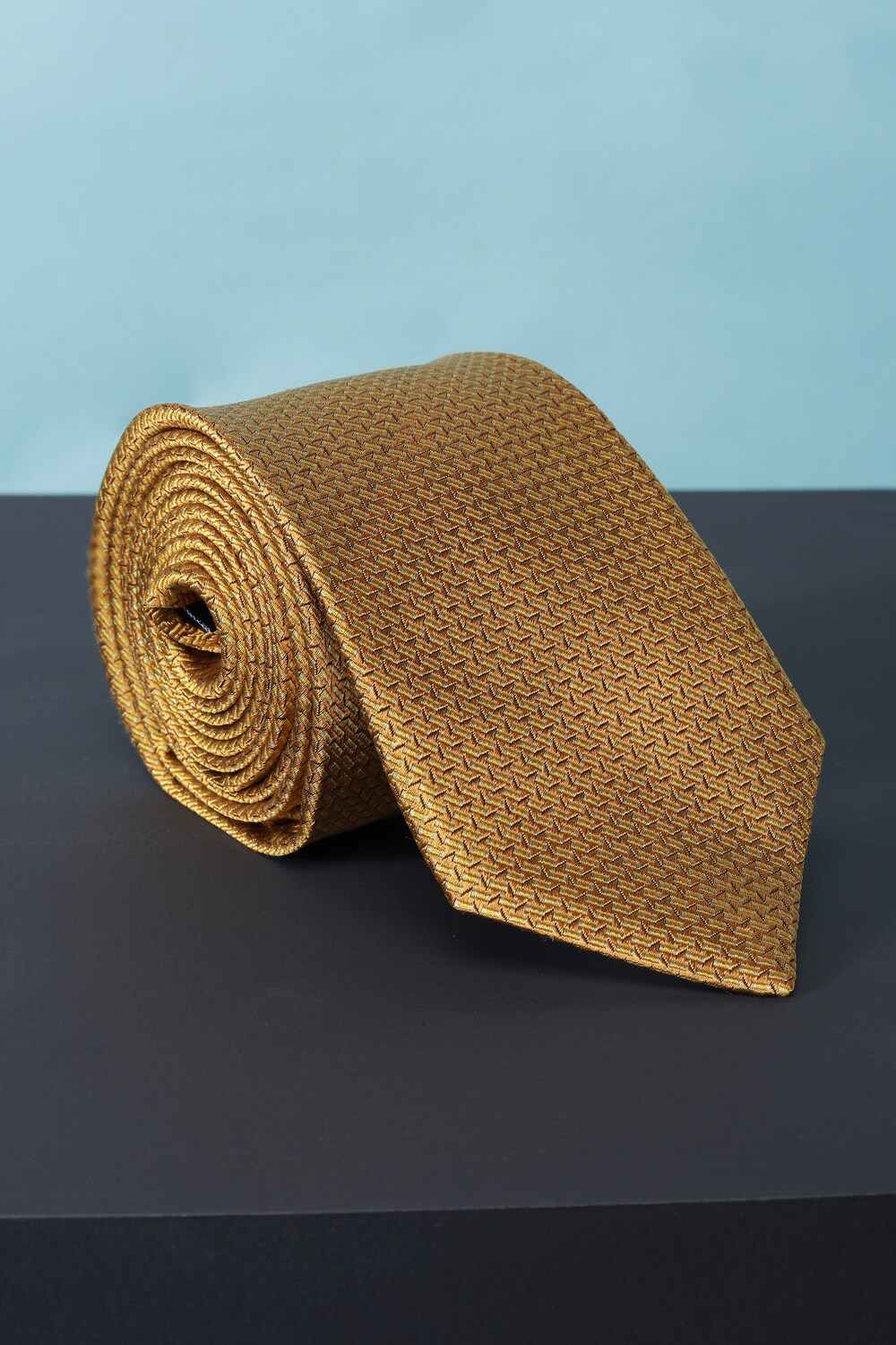 Men Yellow Embroidered Tie