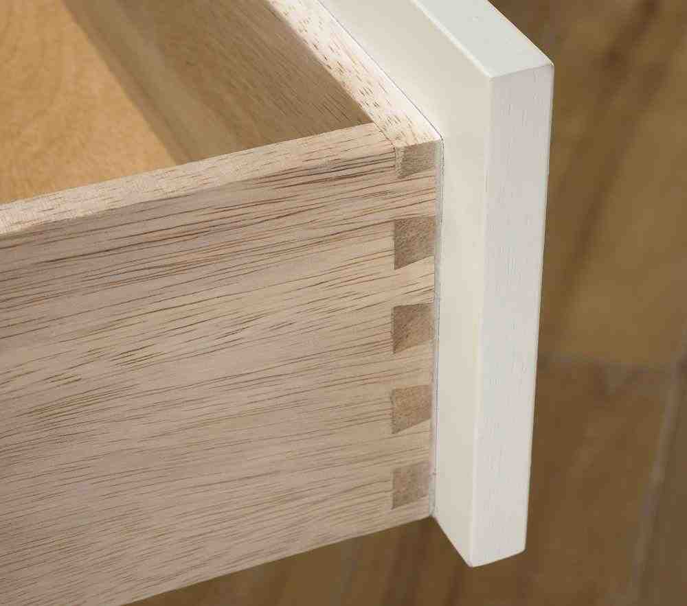 Catalina Dresser