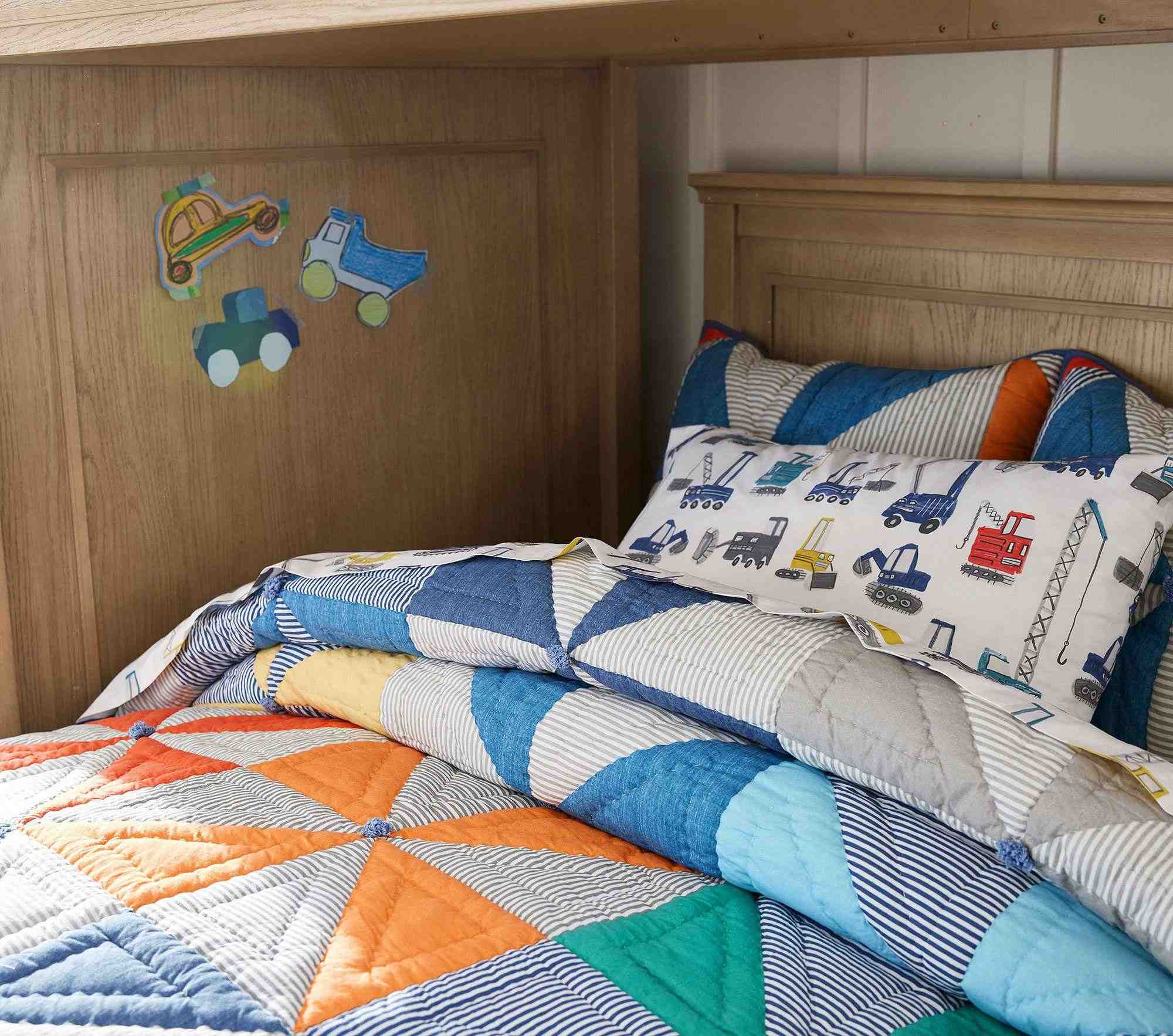 Pinwheel Quilt & Shams