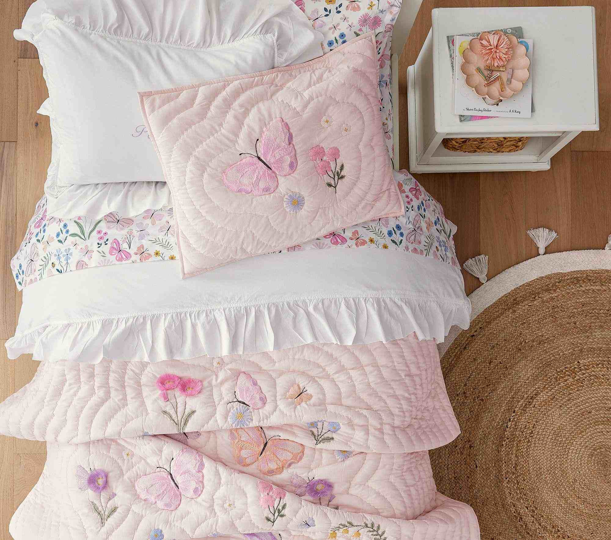 Wildflower Butterfly Quilt &bShams