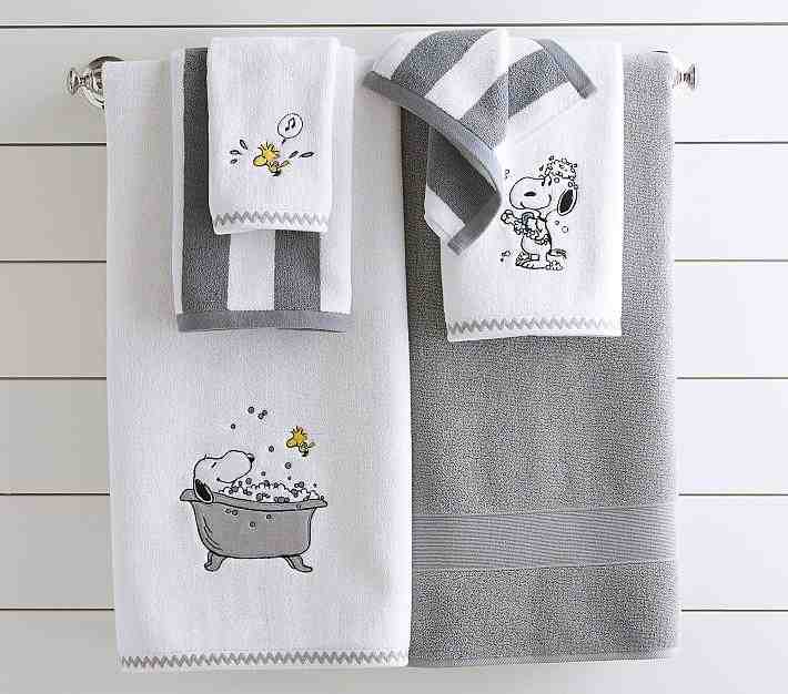 Peanuts Bath Towel Collection