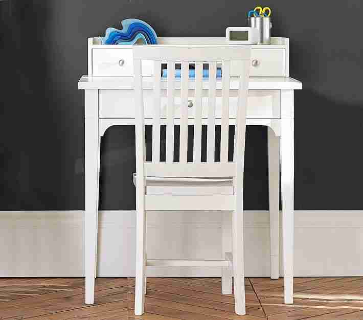 Morgan Simple Desk and Hutch