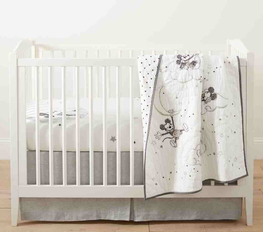 Disney Mickey Mouse Toddler Quilt