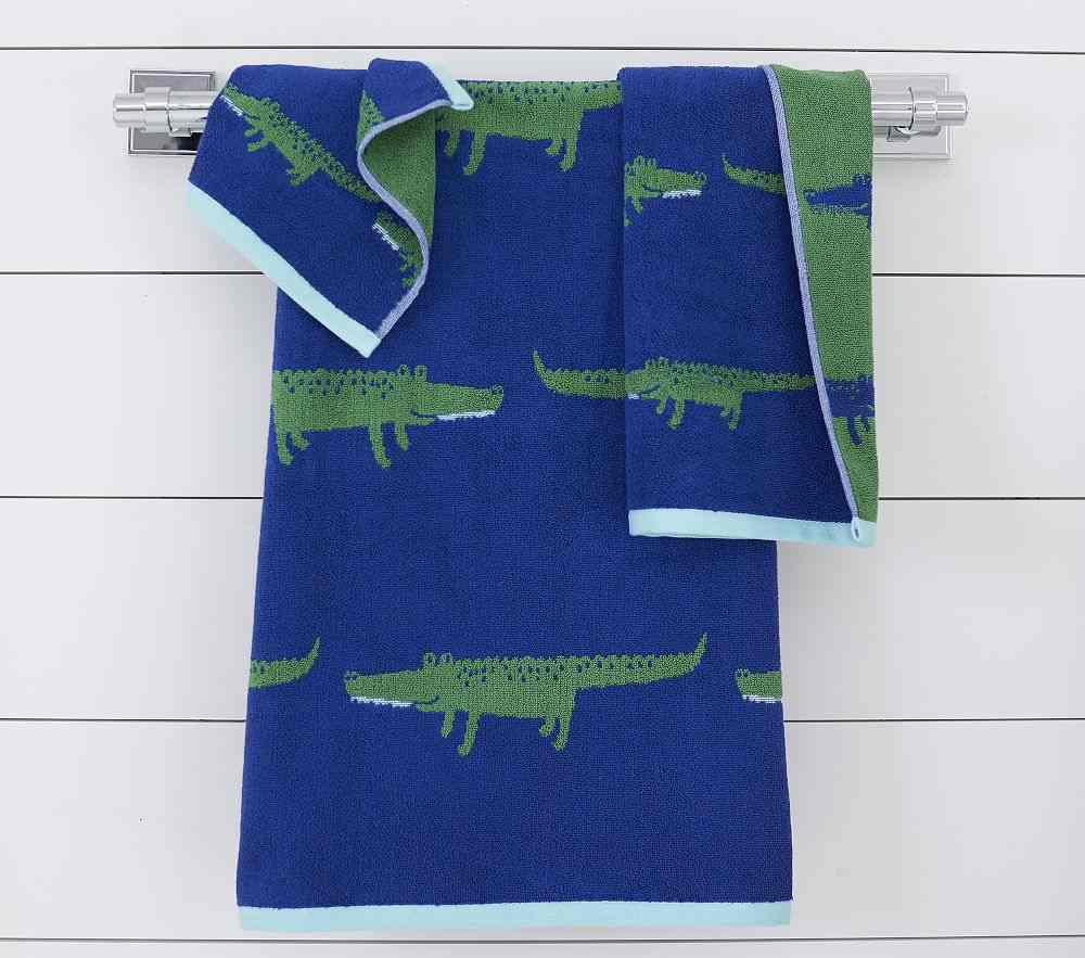 Alligator Jacquard Towel Collection