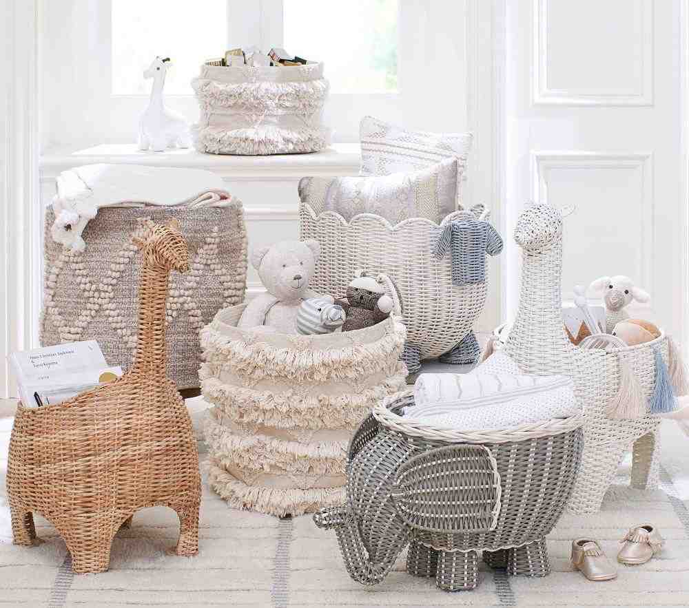 Giraffe Shaped Wicker Basket natural