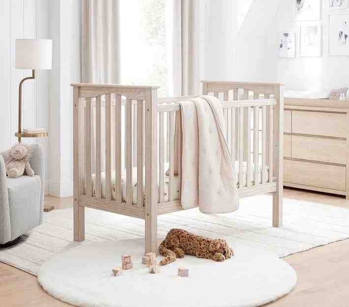 Kendall Fixed Gate Crib