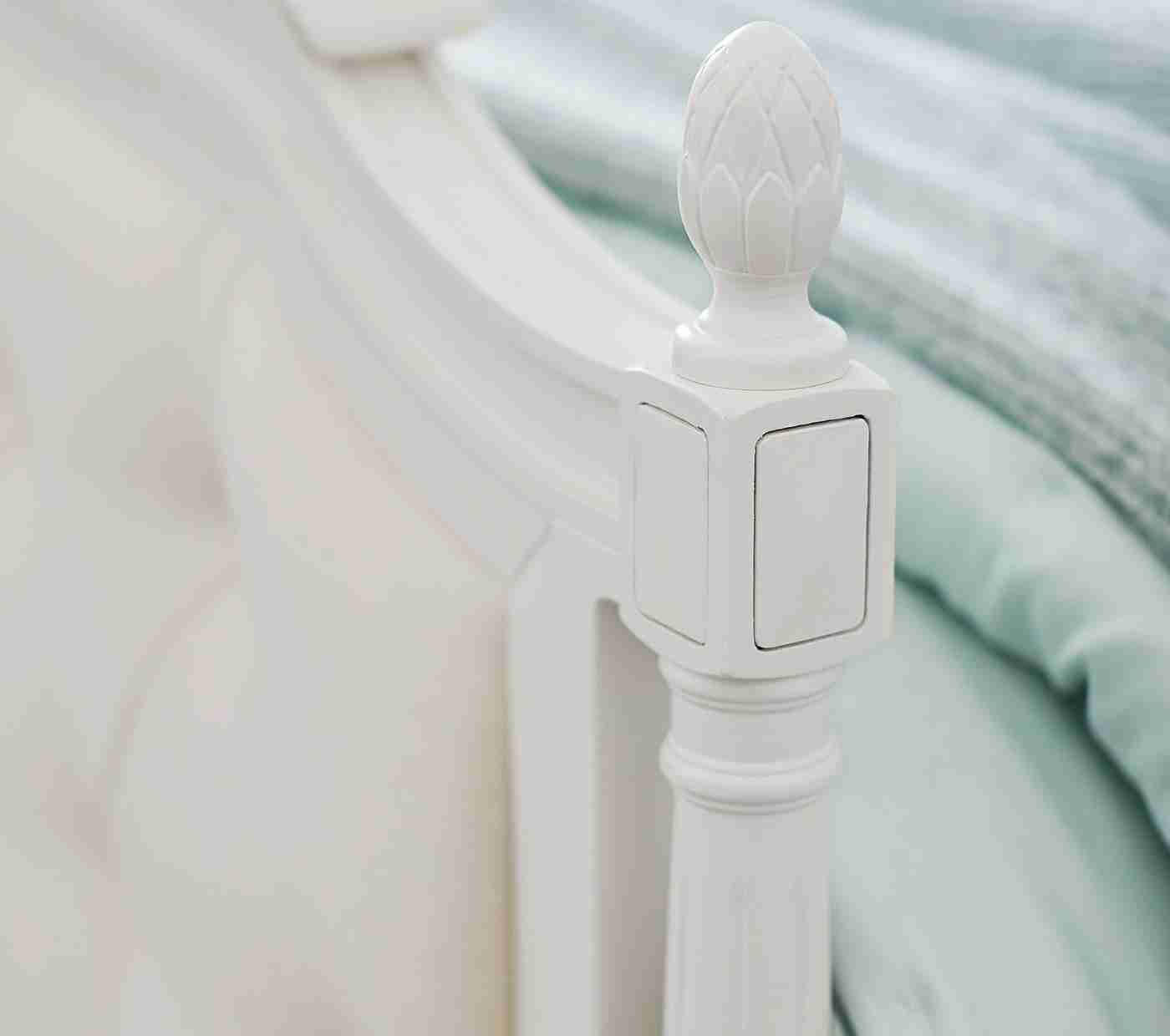 Blythe Queen Bed