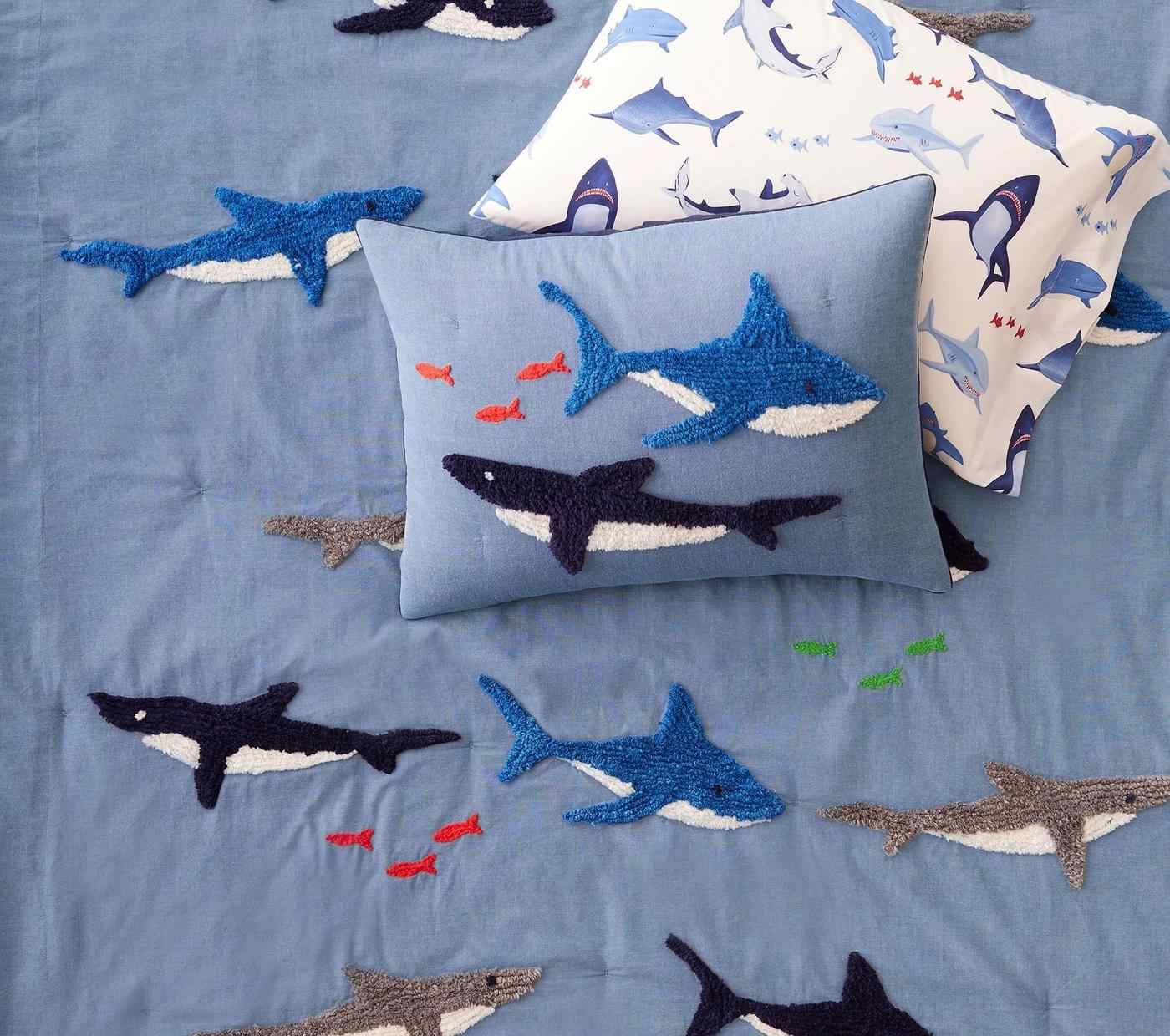 Candlewick Sharks ComforterSTANDARD SHAMMulti