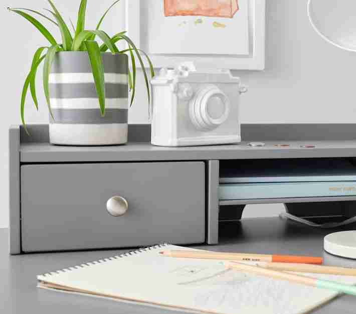 Morgan Simple Desk and Hutch