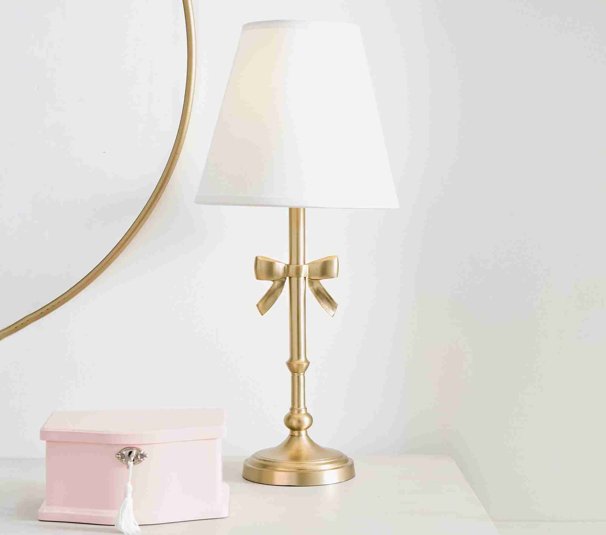 Ava Ribbon Table Lamp (20")