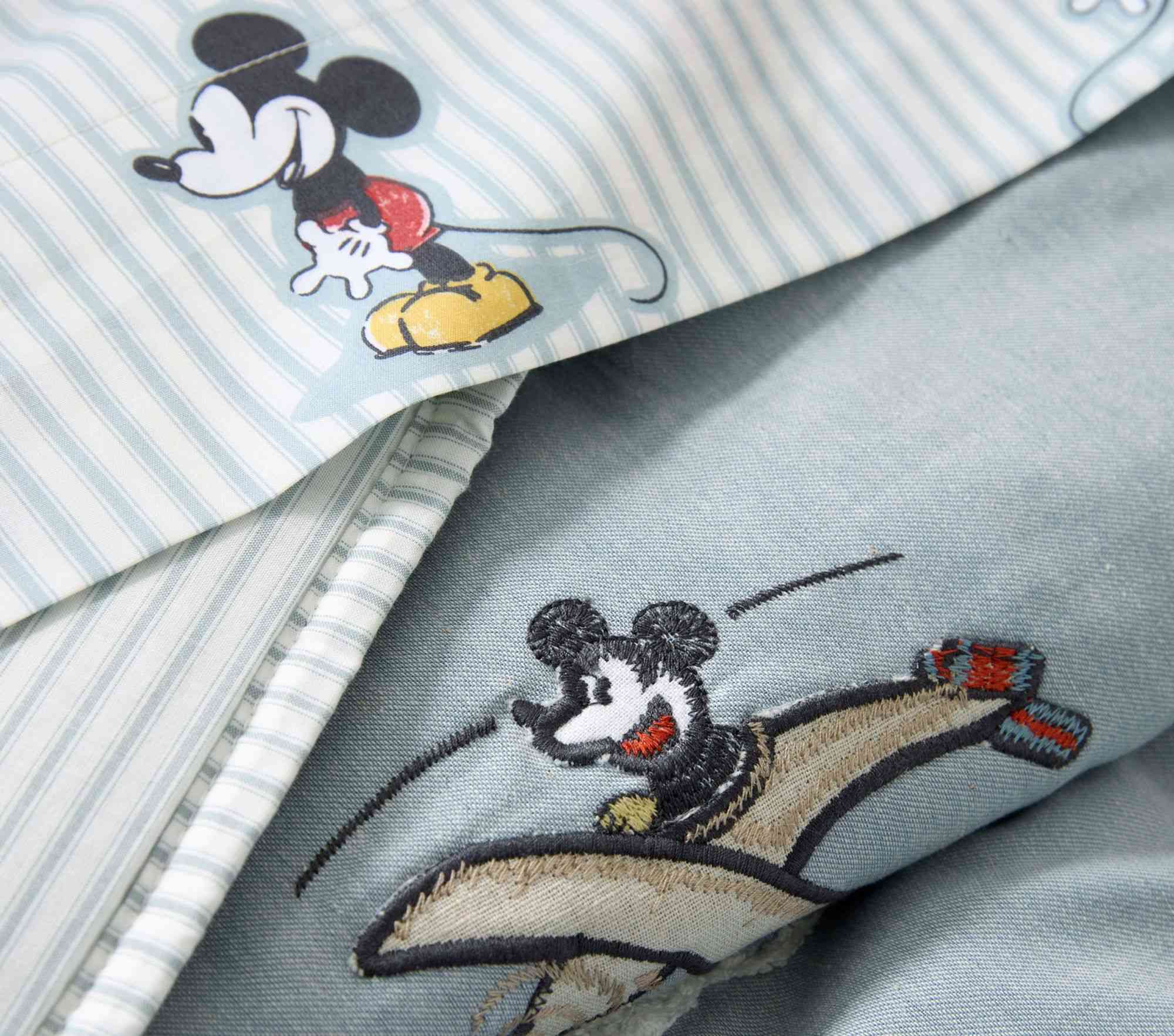 Disney Home x Sanderson Mickey Mouse Clouds Toddler Quilt