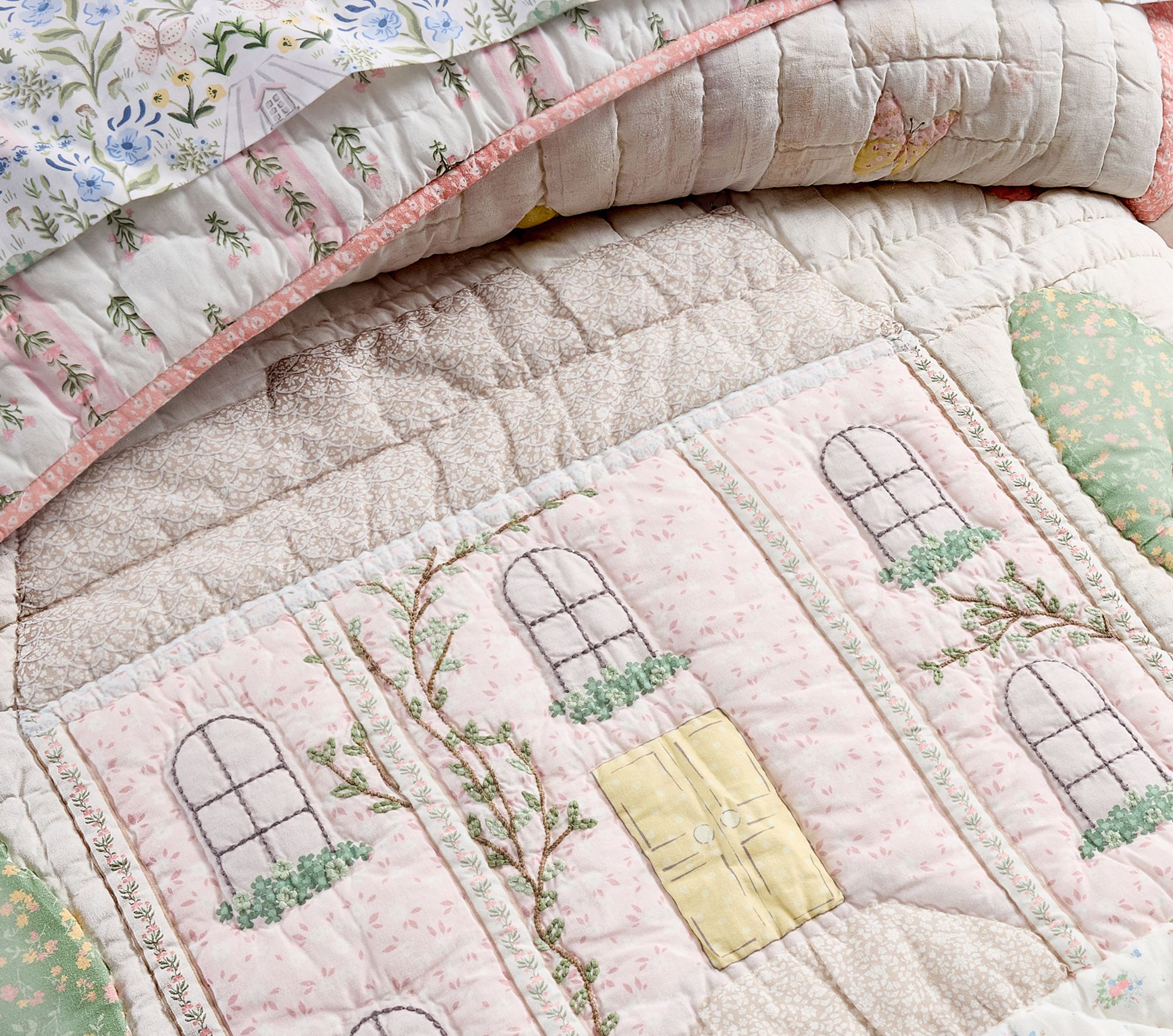Dollhouse Wholecloth Quilt & Shams