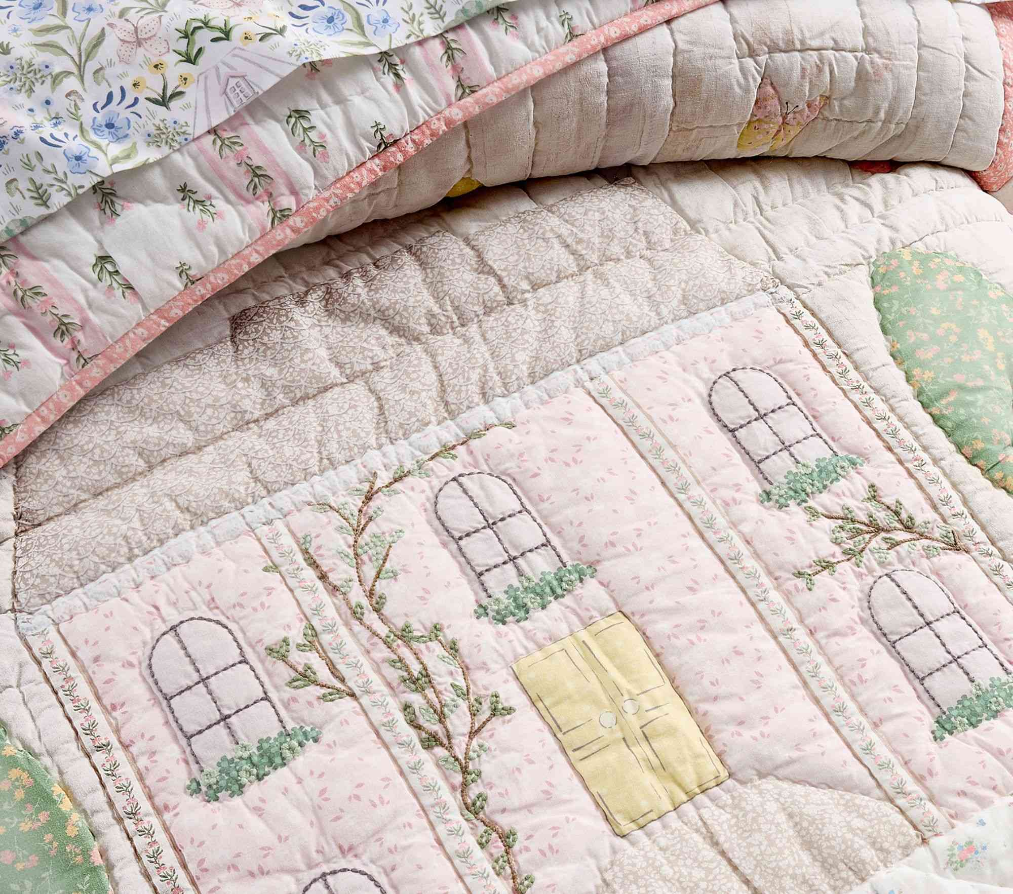 Dollhouse Wholecloth Quilt & Shams