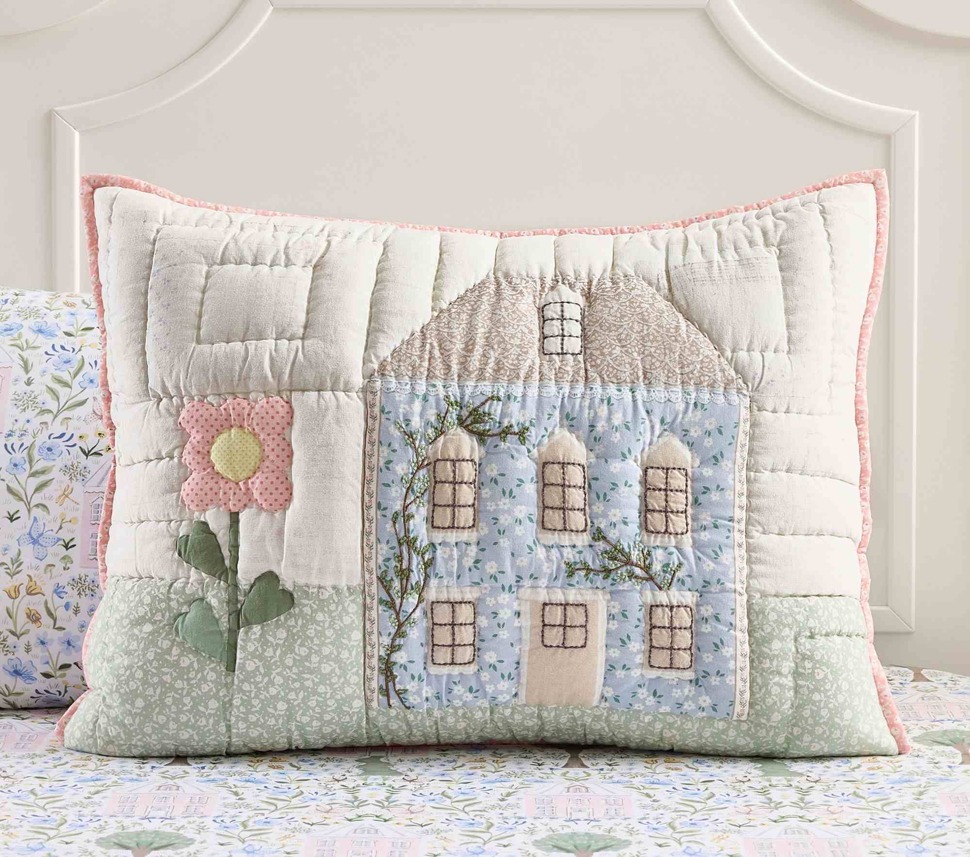 Dollhouse Wholecloth Quilt & Shams