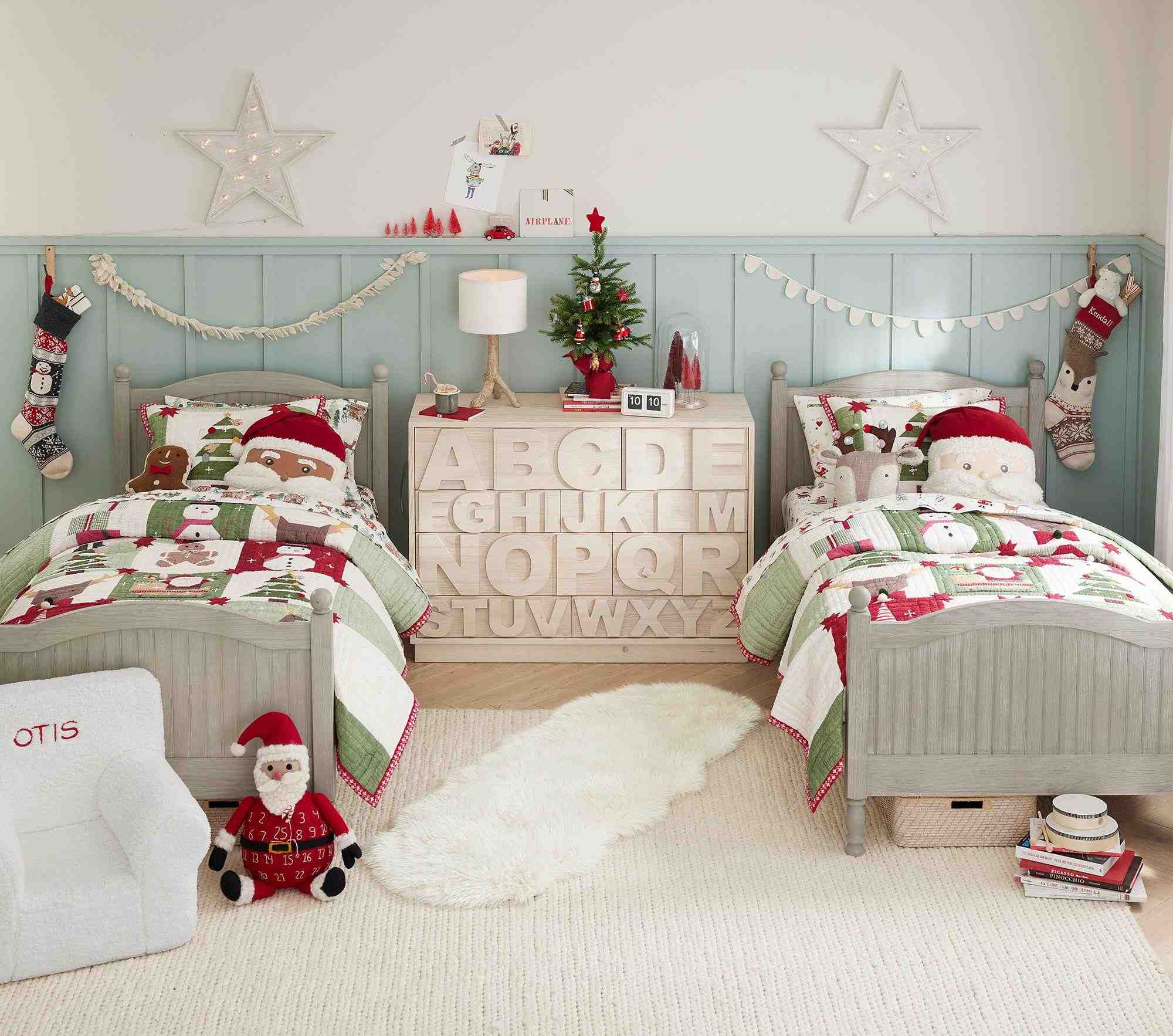 Holiday Heritage Quilt & Shams