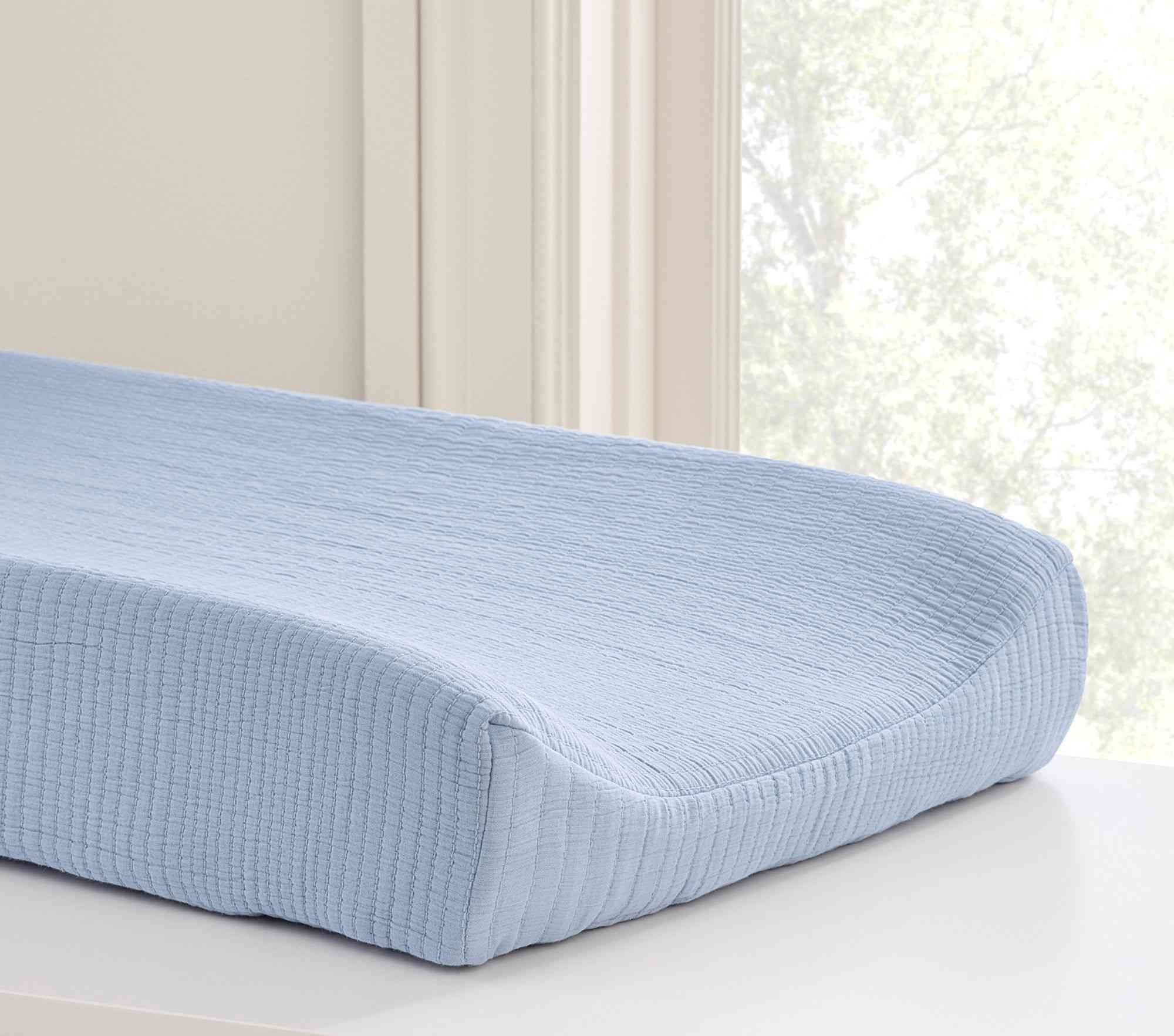 west elm x pbk Organic Matelasse Changing Pad Cover