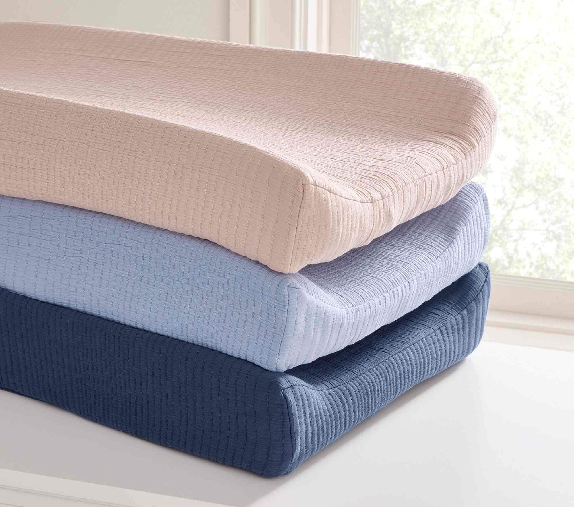 west elm x pbk Organic Matelasse Changing Pad Cover