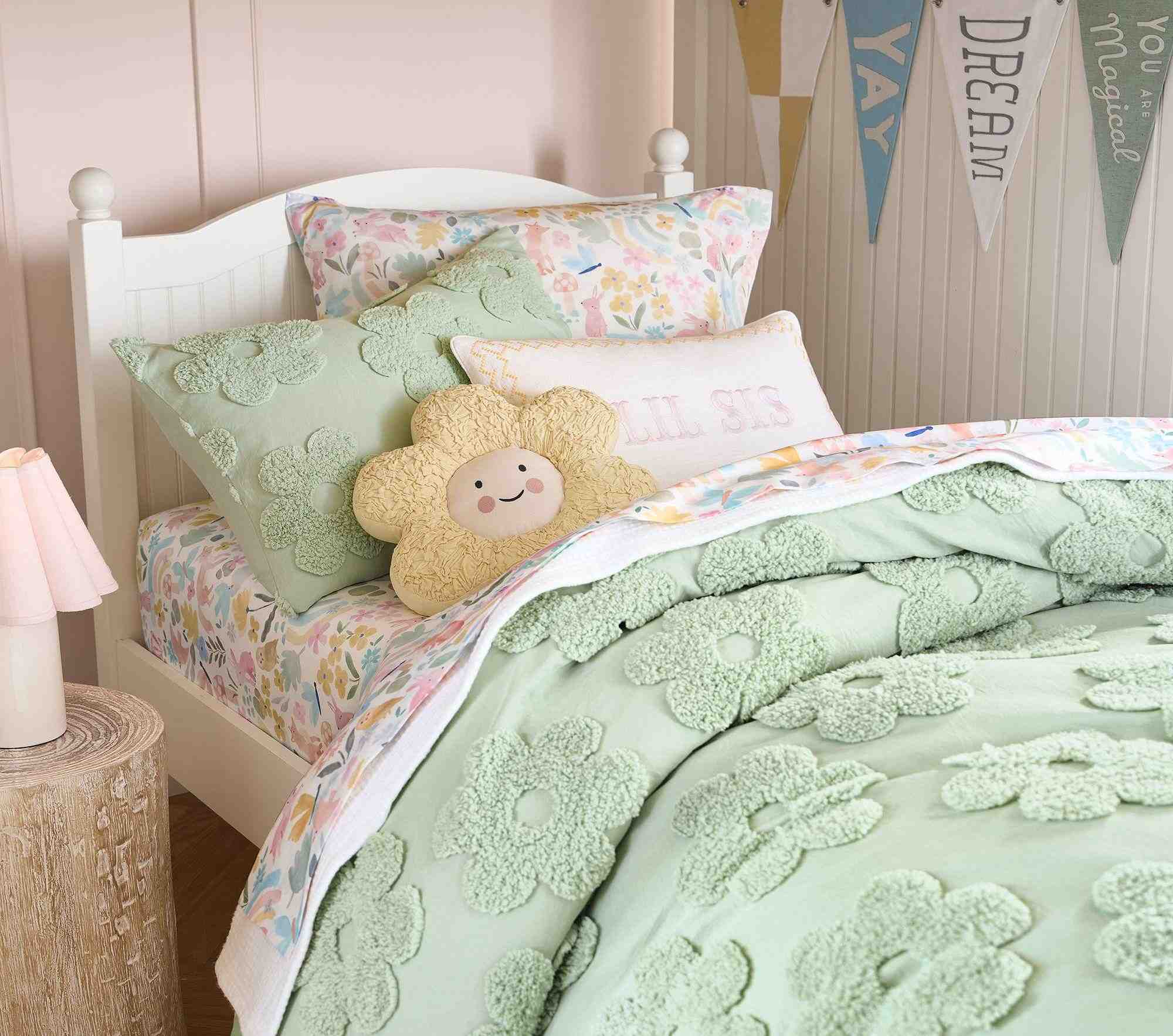 Textured Daisy Jacquard Duvet Cover & Shams