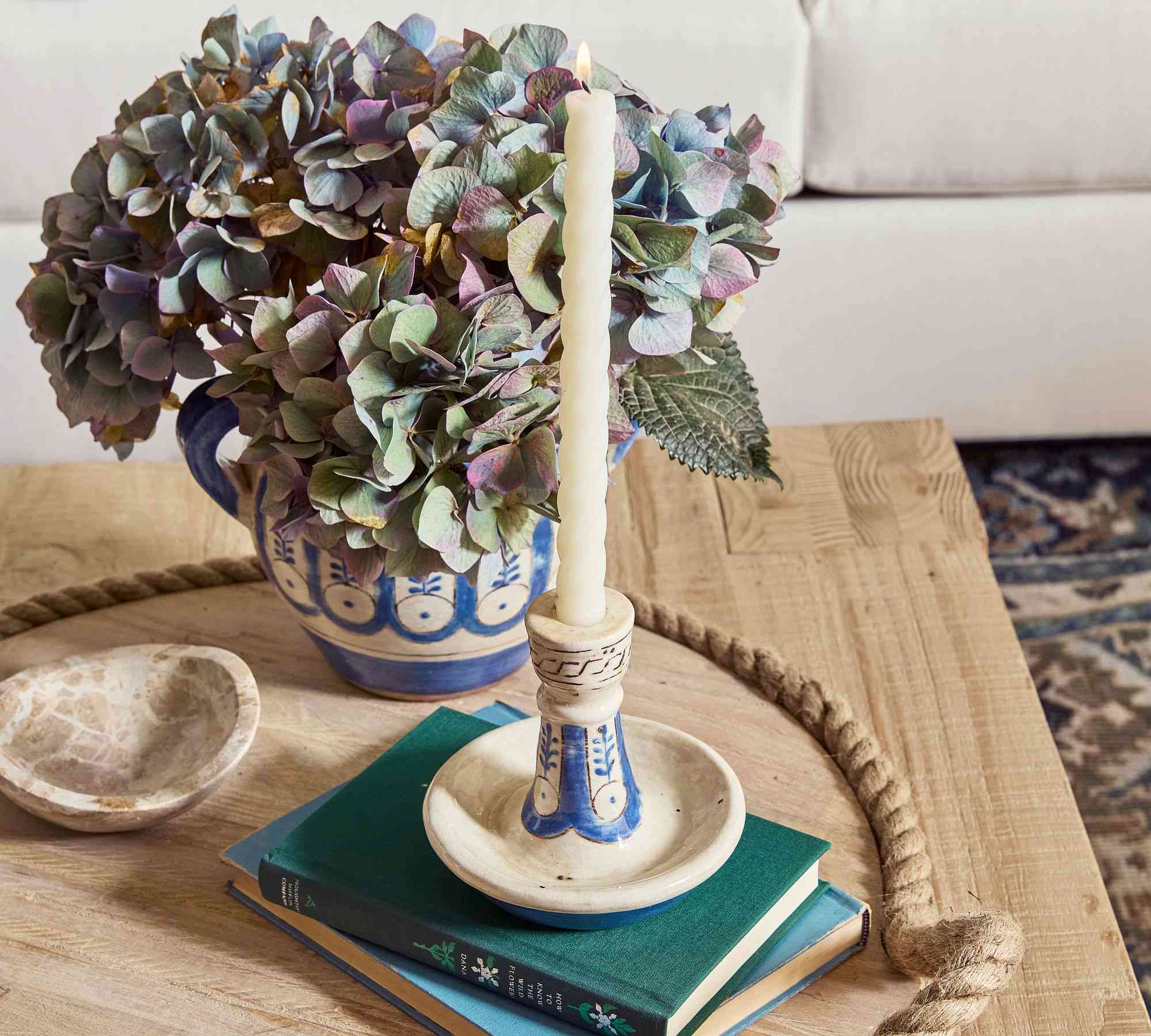 Mecka Candle Holder