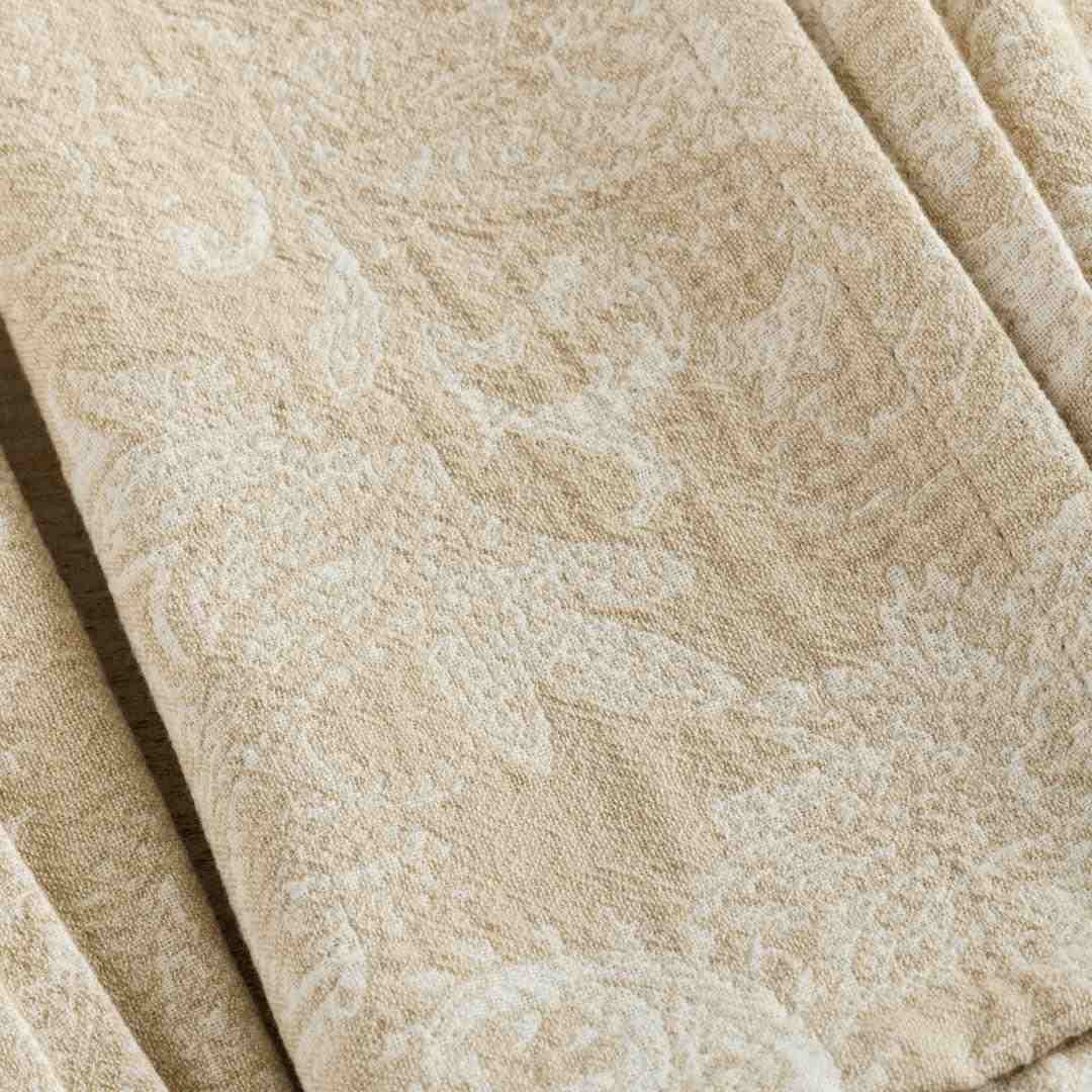 Deepika Padukone Table Throw