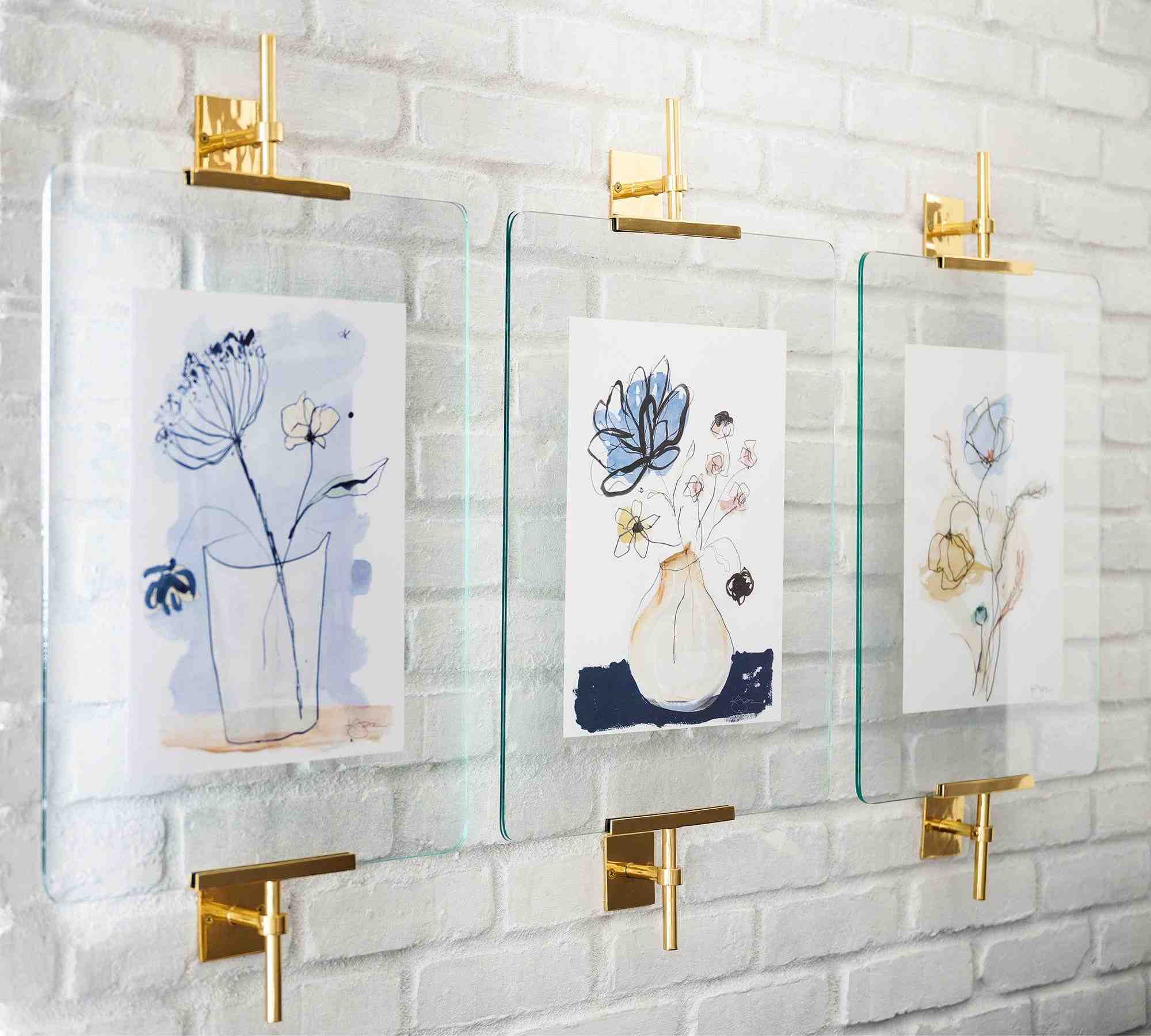 Reign Wall Mounted Easel Frame