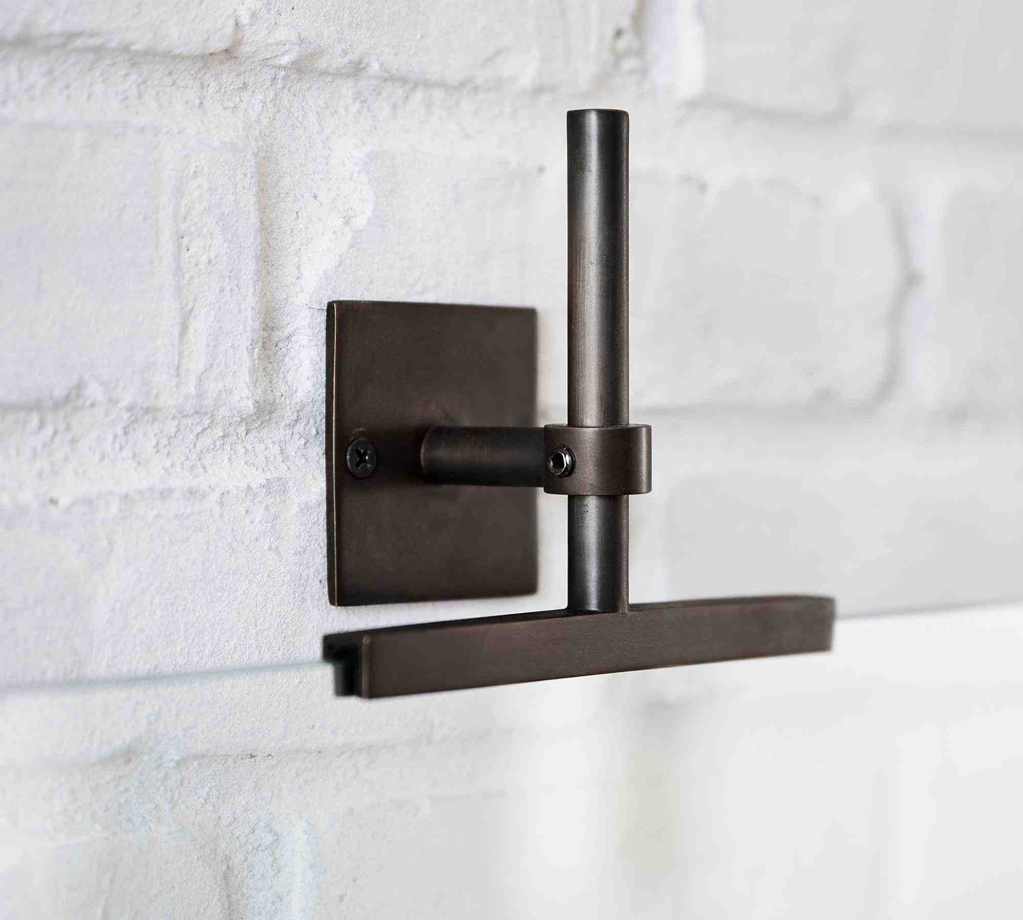 Reign Wall Mounted Easel Frame