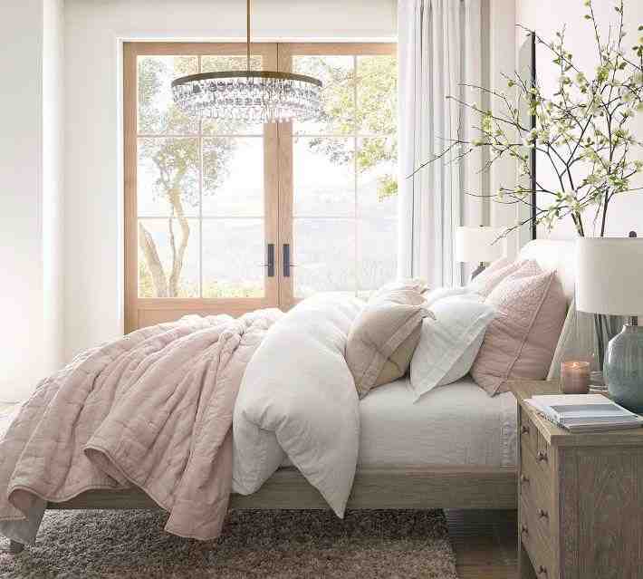 Layton Upholstered Platform Bed