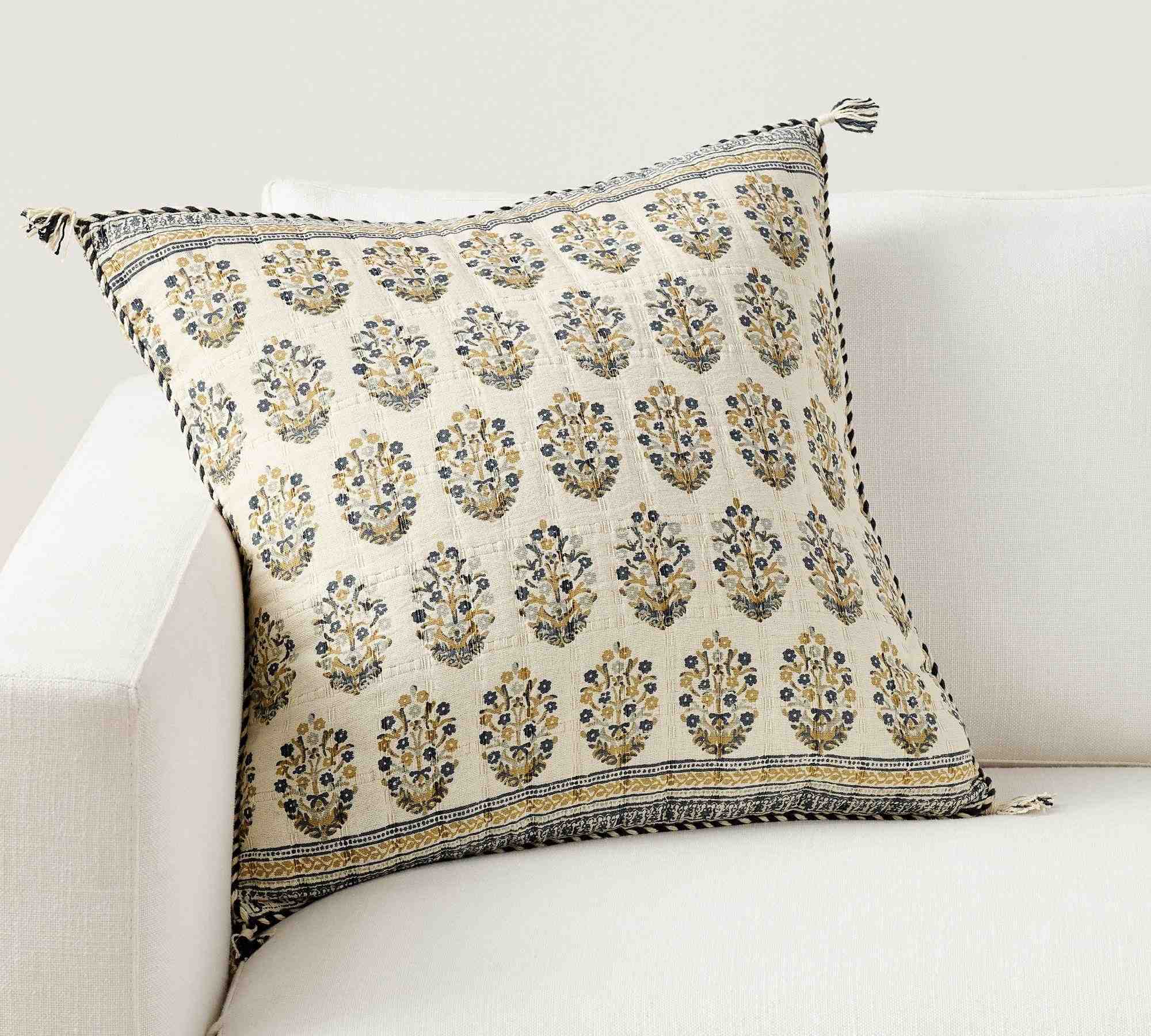 Jacquard Cotton Tassel Pillow