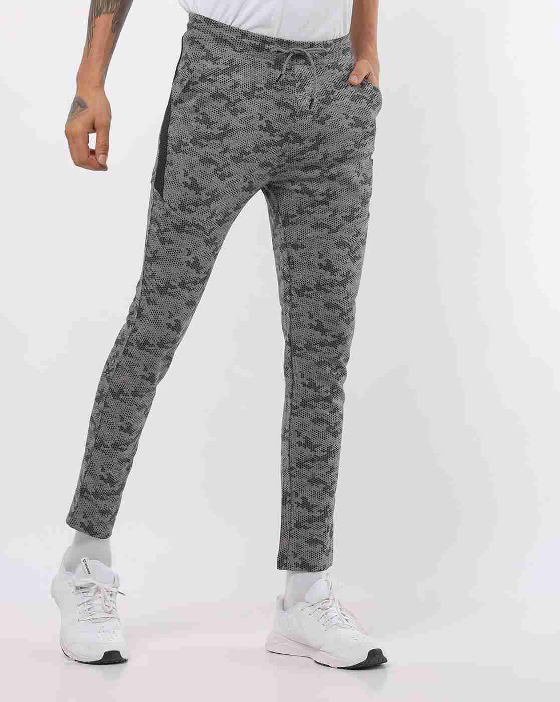 Men Camouflage Print Slim Fit Track Pants