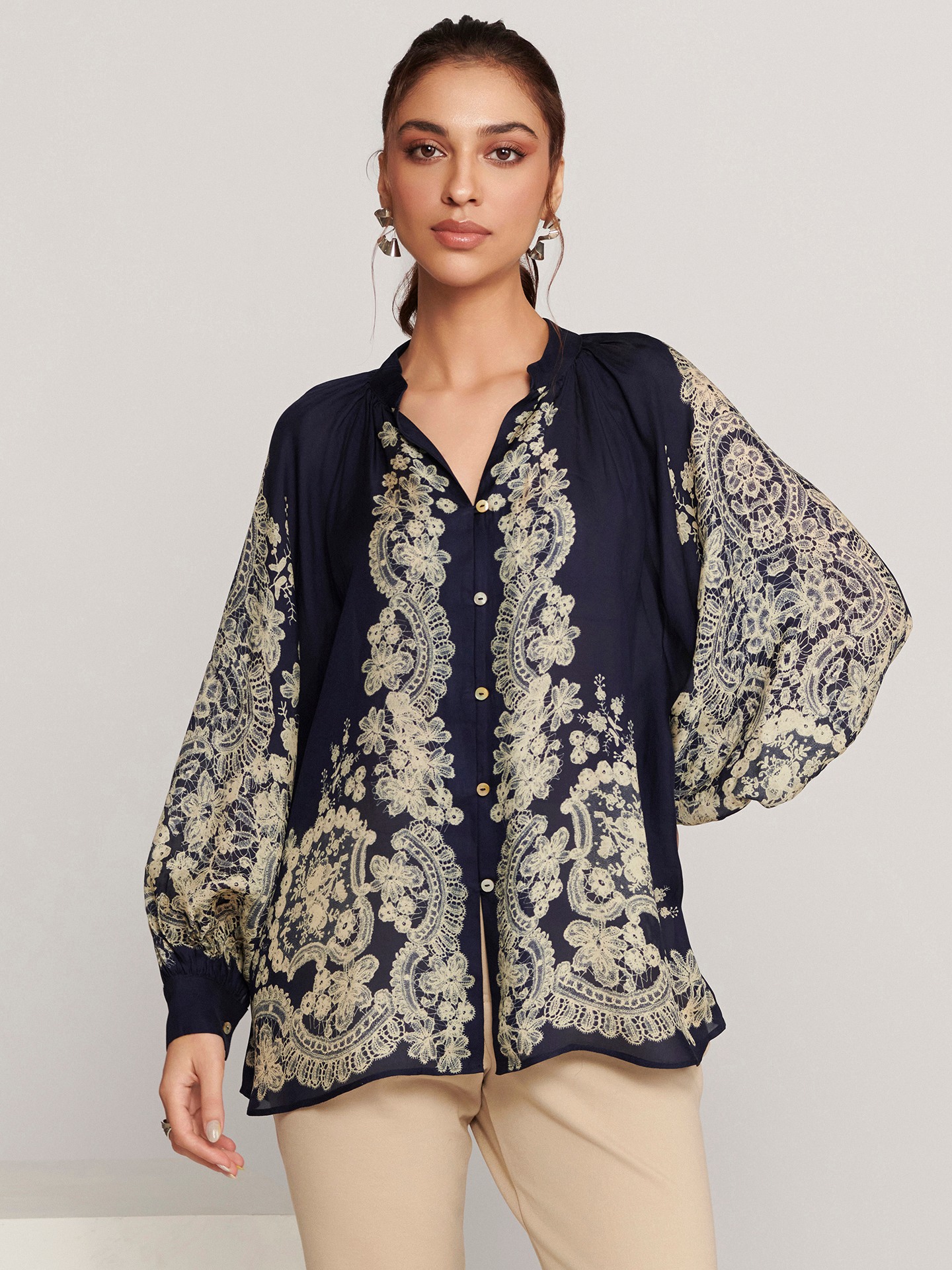 NAVY CHANTILLY TOP