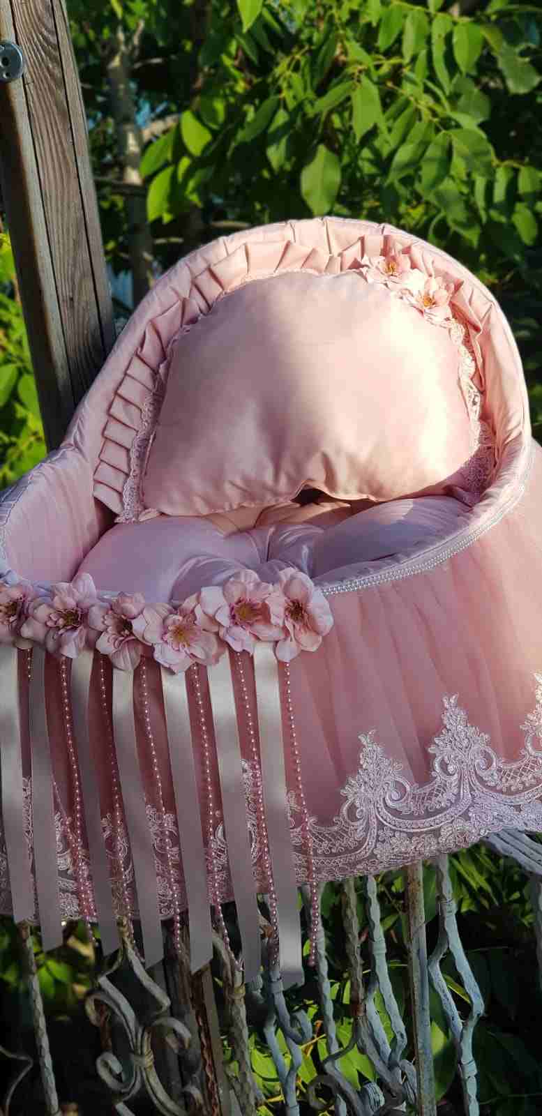 Delicate Blush Rosy Imperial Nest