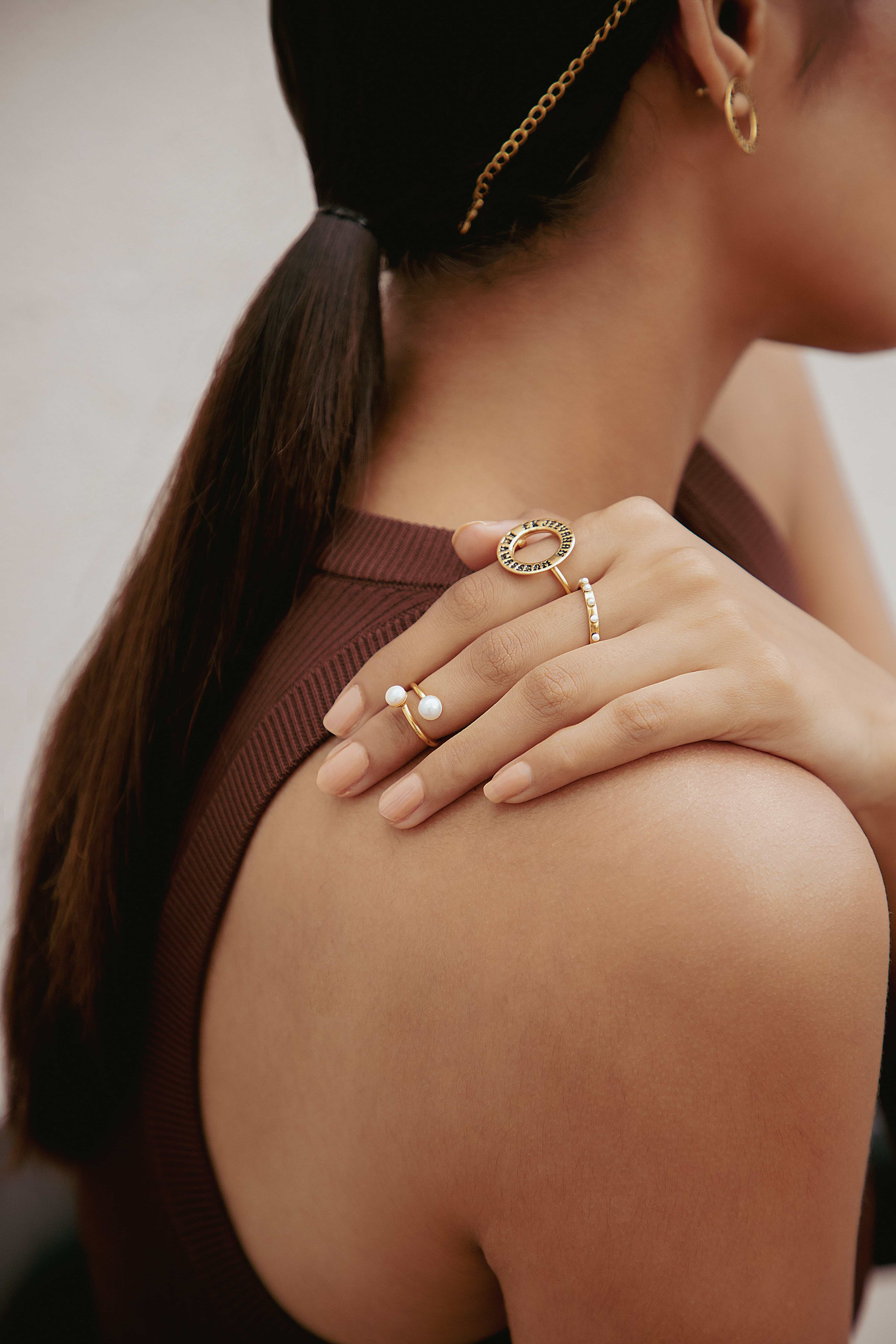 THE PEARL KNUCKLE RING