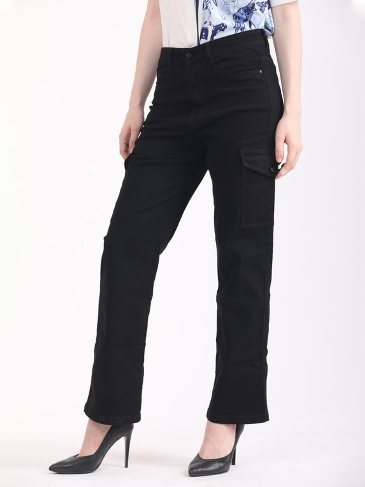 Albion Women Black Straight Jeans