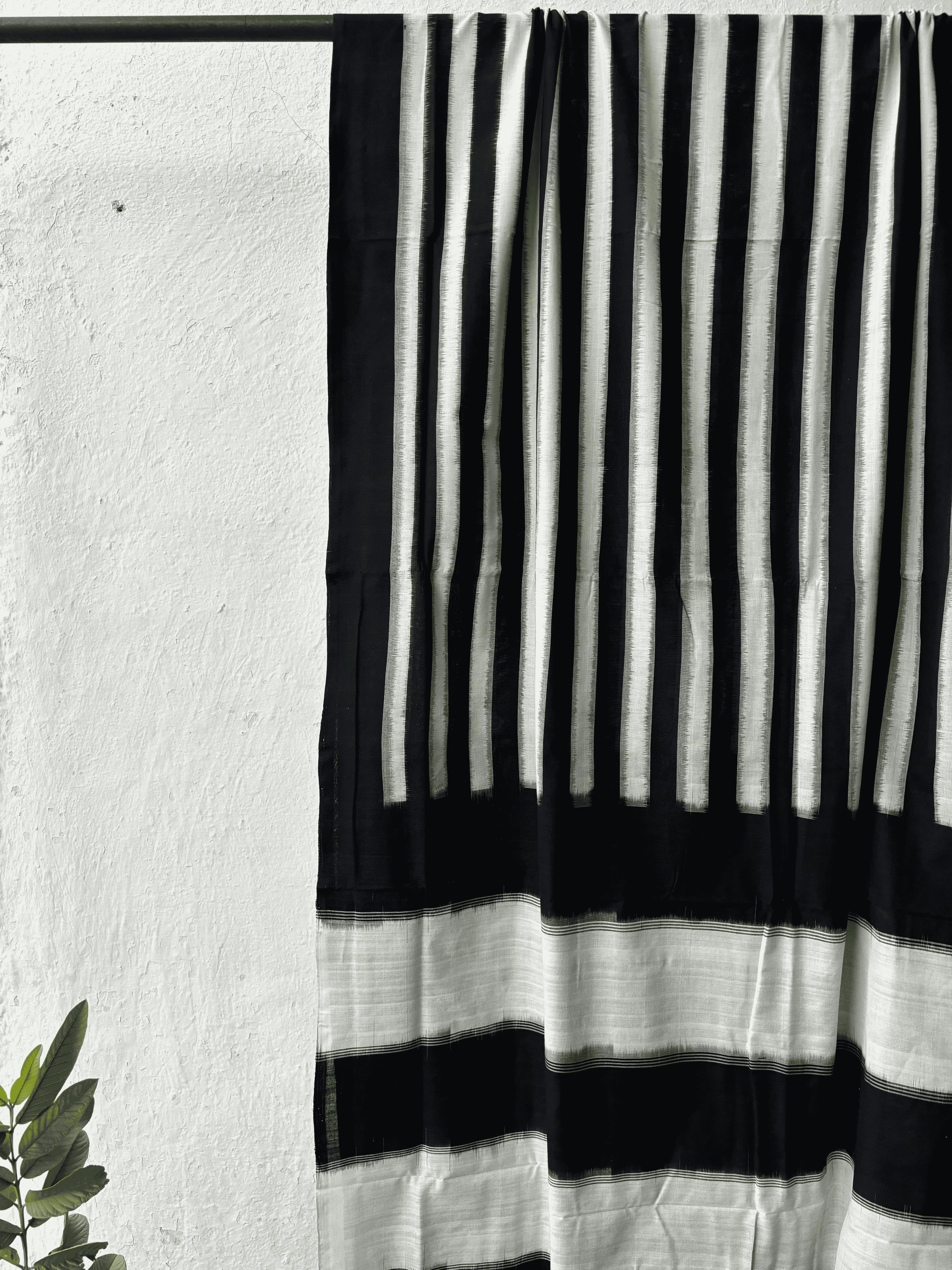 Cotton Stripe Doubkle Ikat Black And White Saree