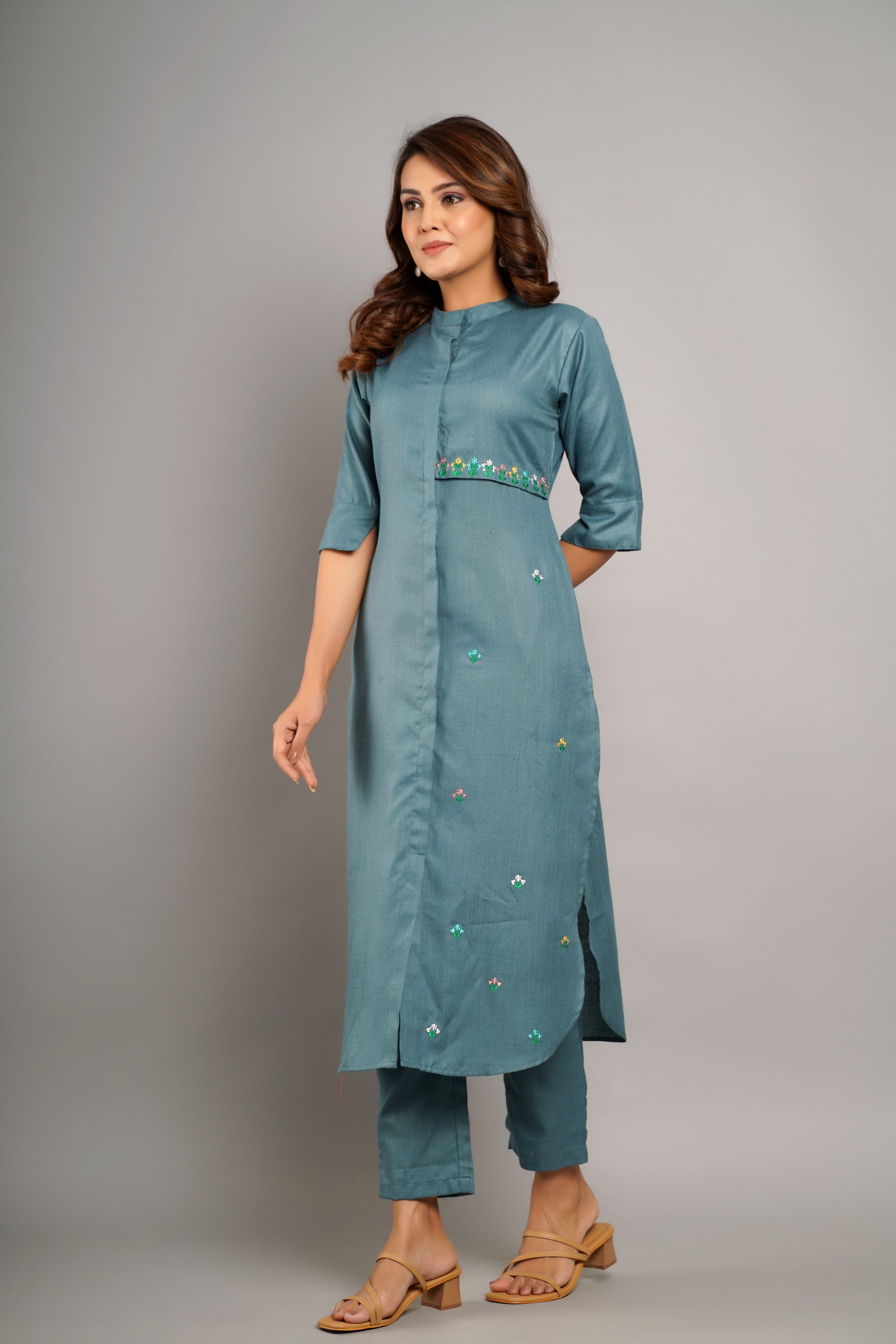 Women's Ethnic Wear, Regular Straight Embroidery kurta With Pant