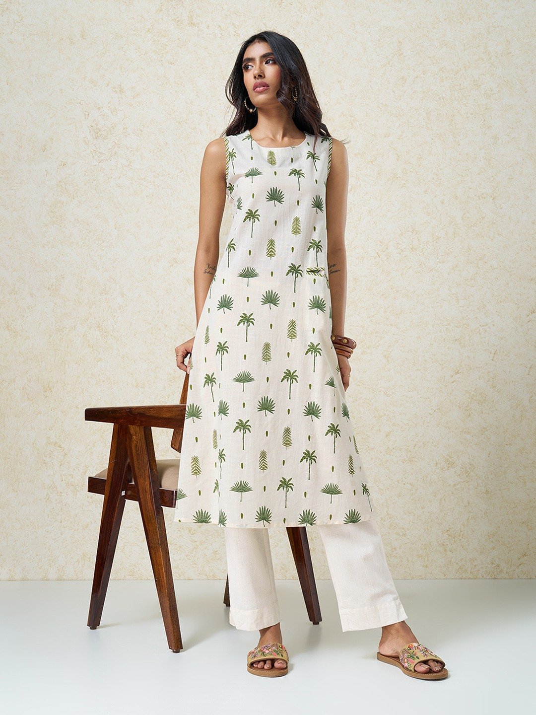 Ivory Palm Print Sleeveless Kurta